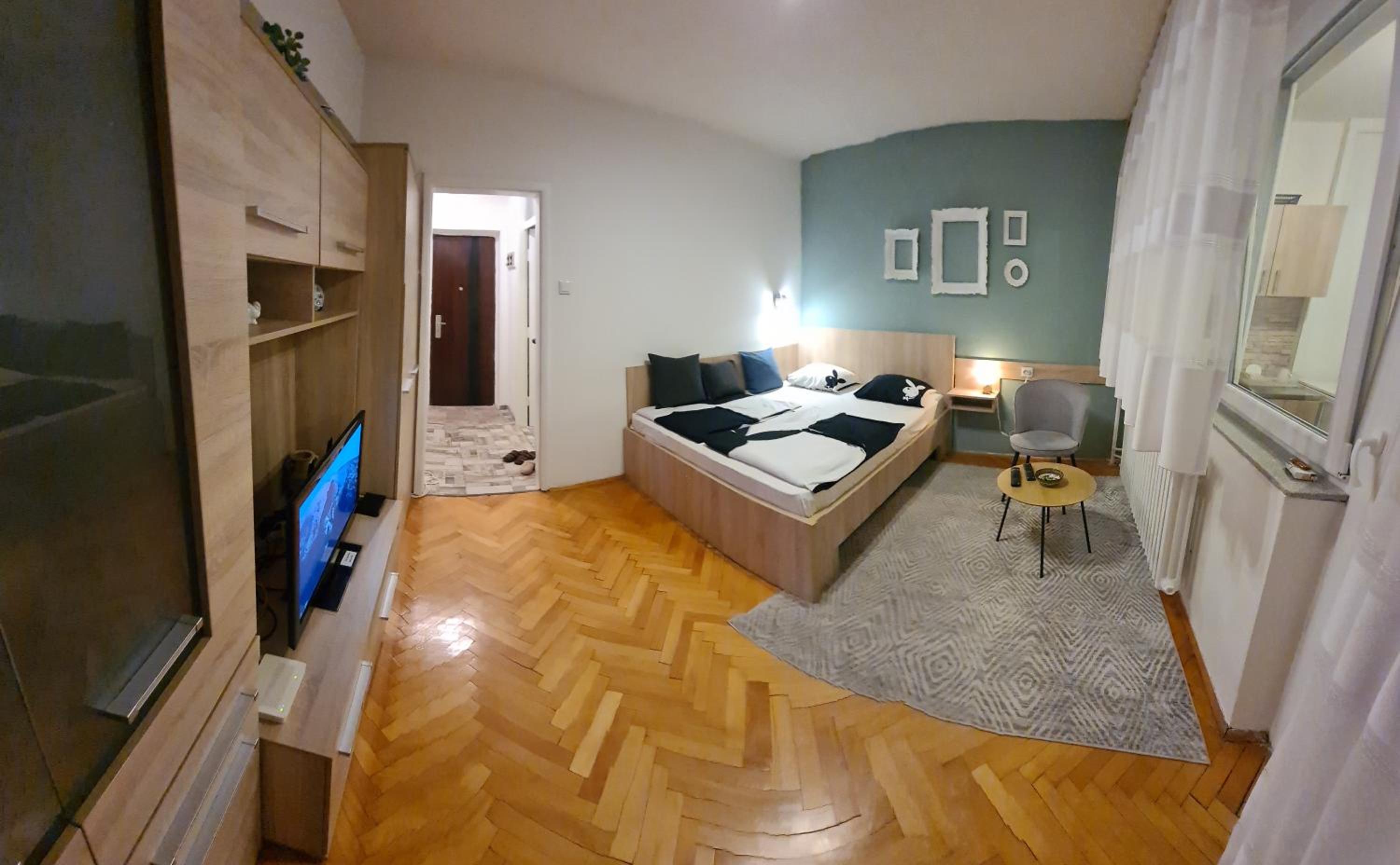 One-Bedroom Apartment