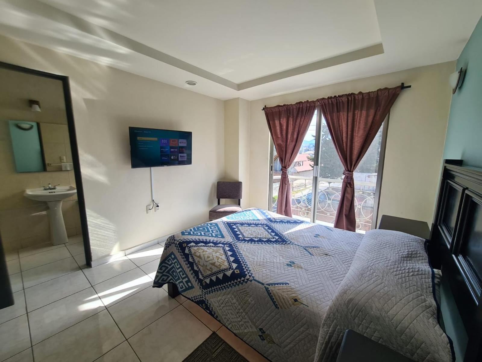 Double Room - Photo 13