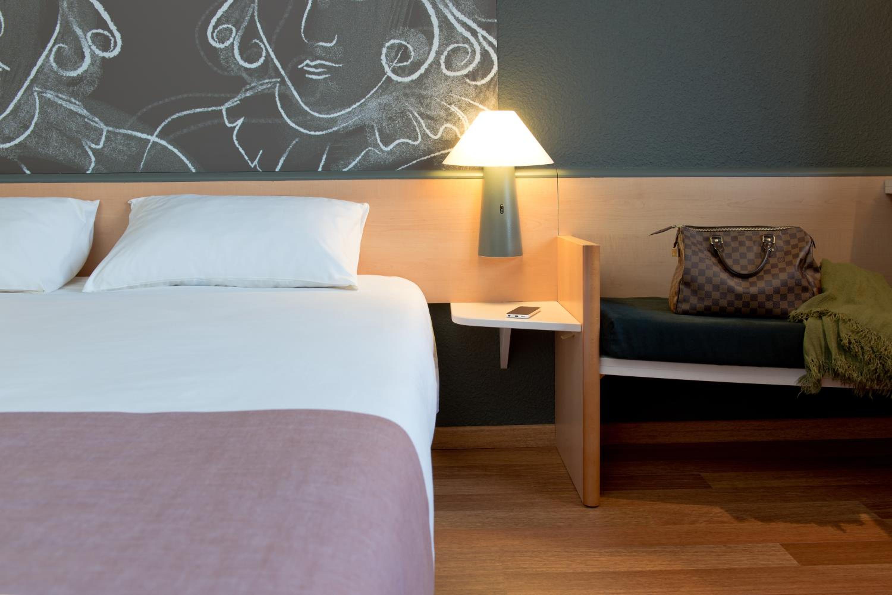 Standard Double Room - Photo 2
