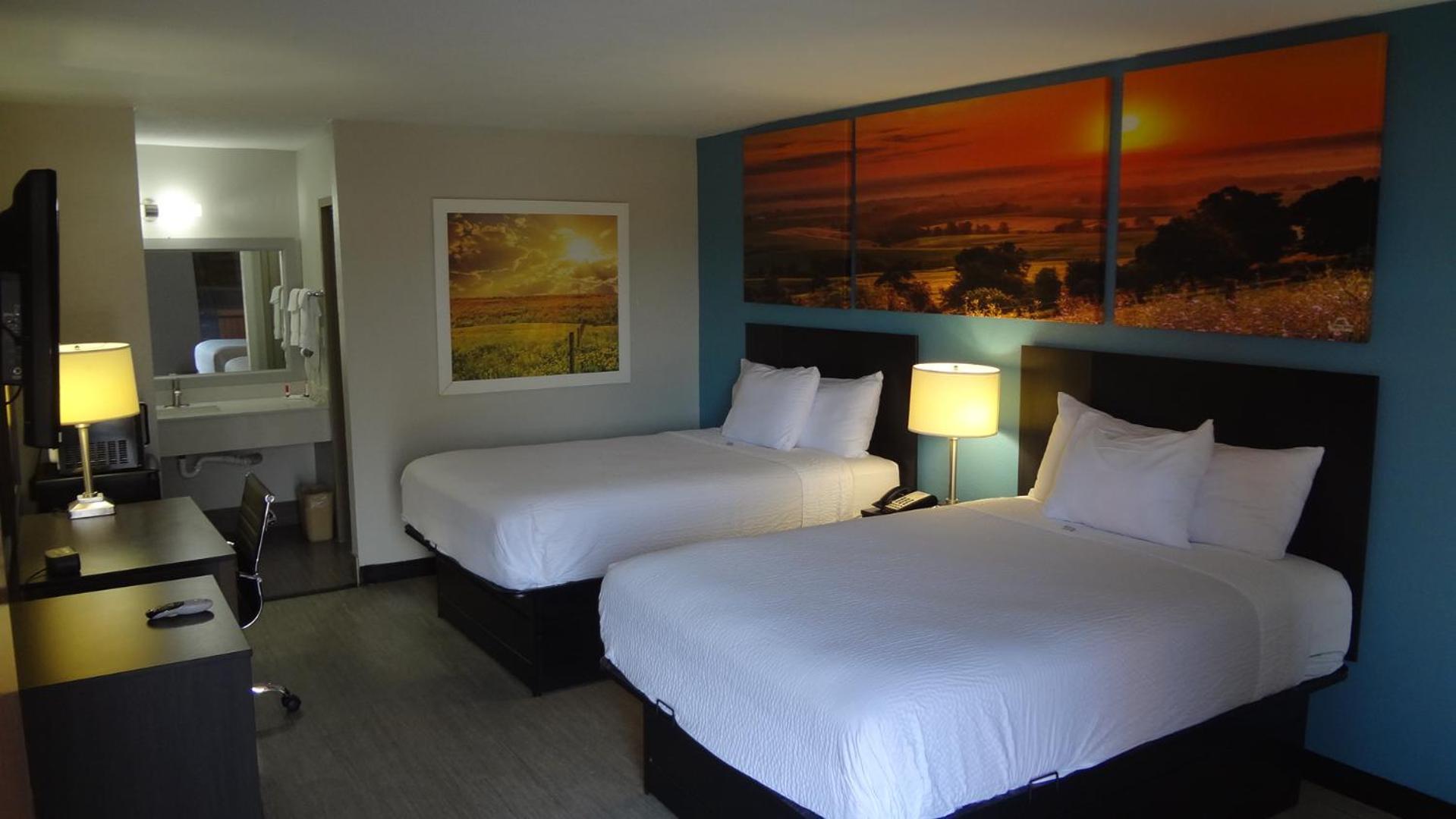 Deluxe Double Room with Two Double Beds - Non-Smoking - Photo 2