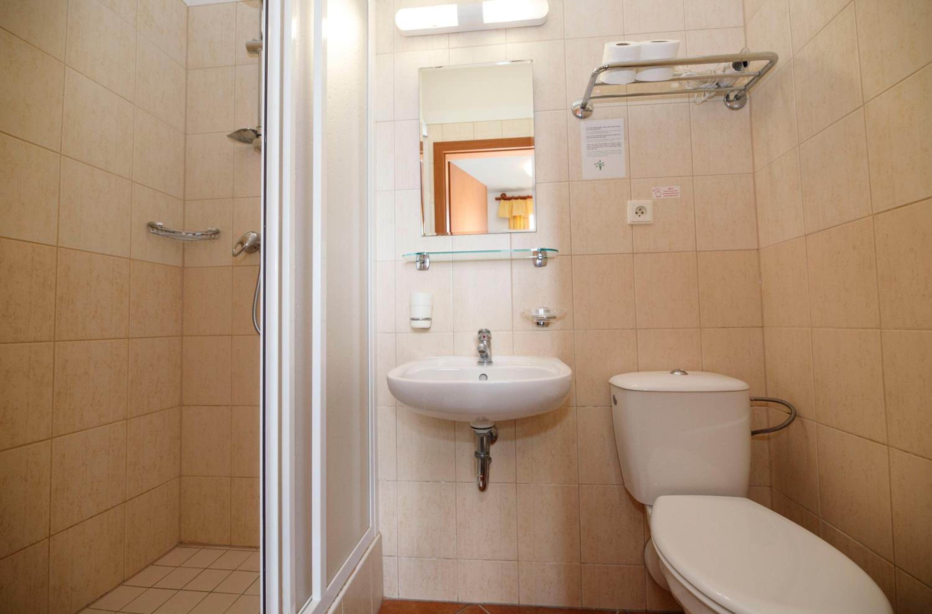 Classic Quadruple Room photo 2
