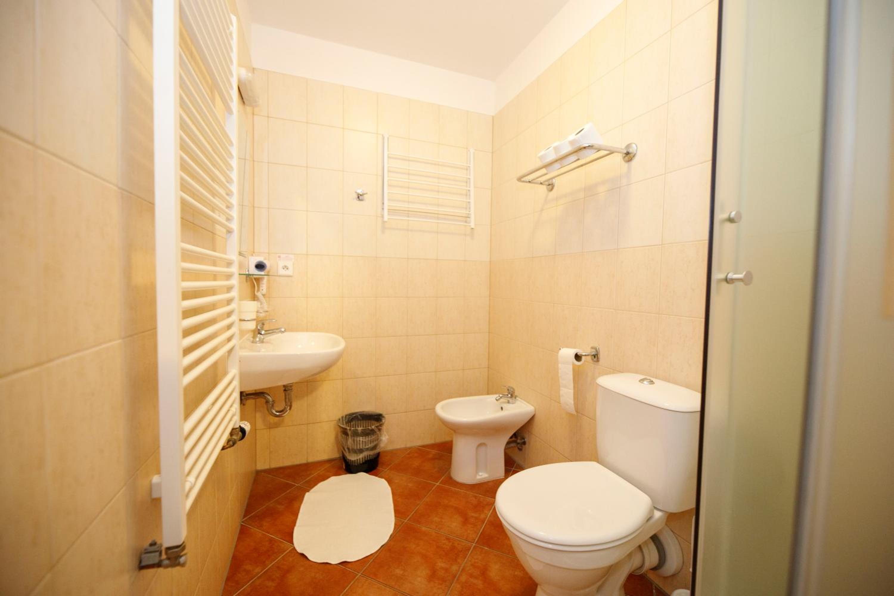 Family Suite (5 Adults) photo 3