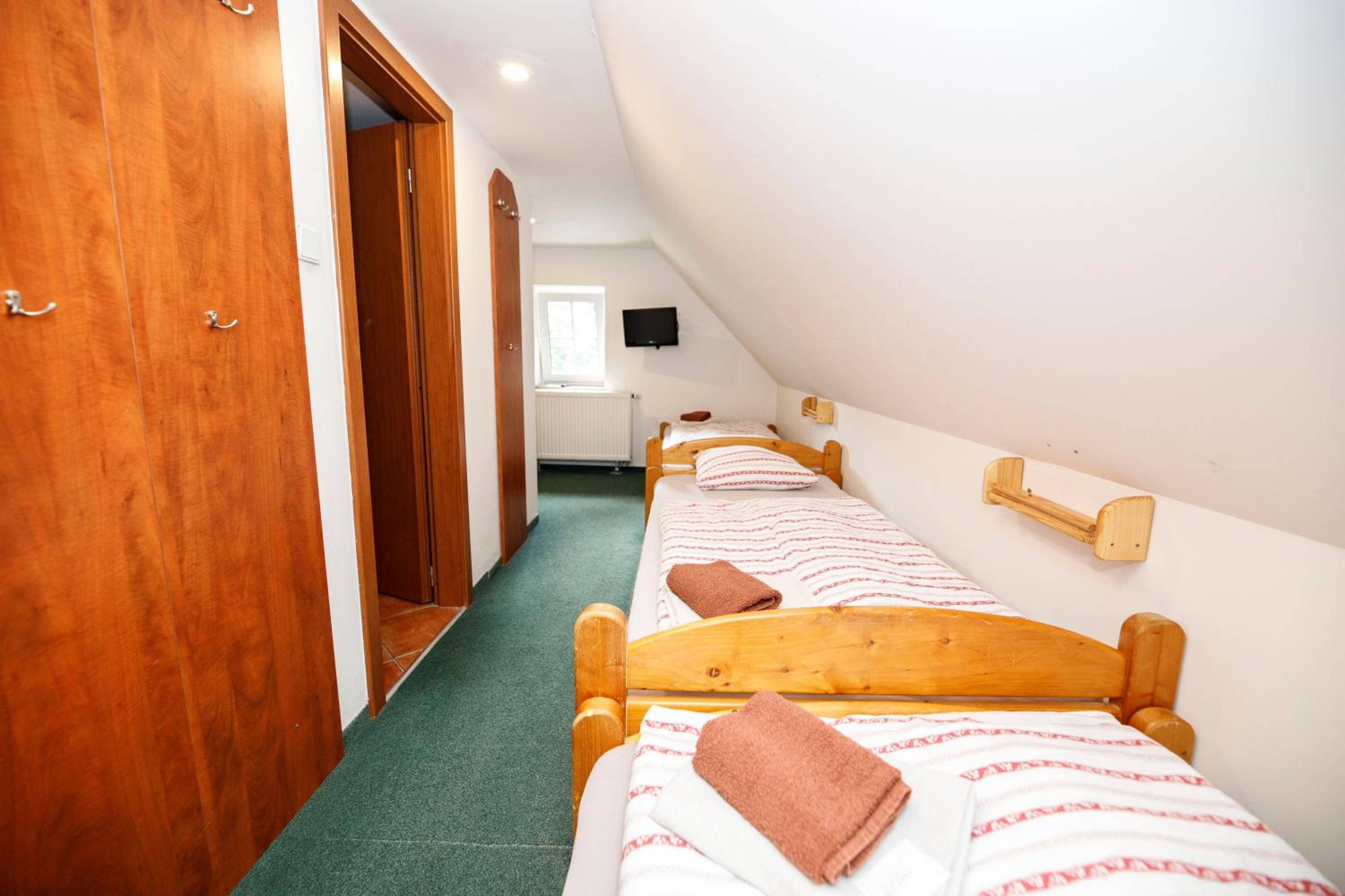 Classic Quadruple Room - Attic photo 1
