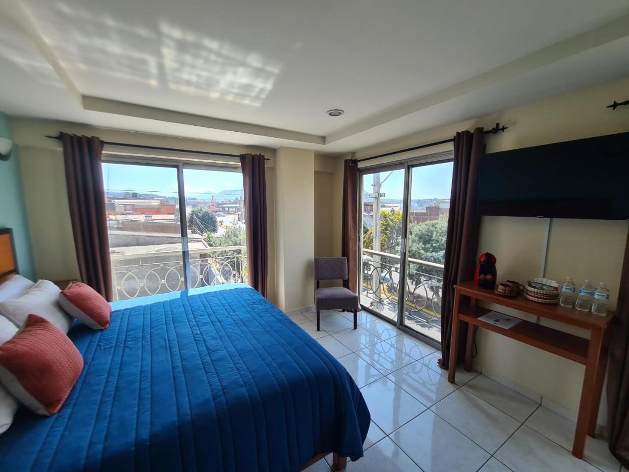 Junior Suite with Balcony - Photo 7