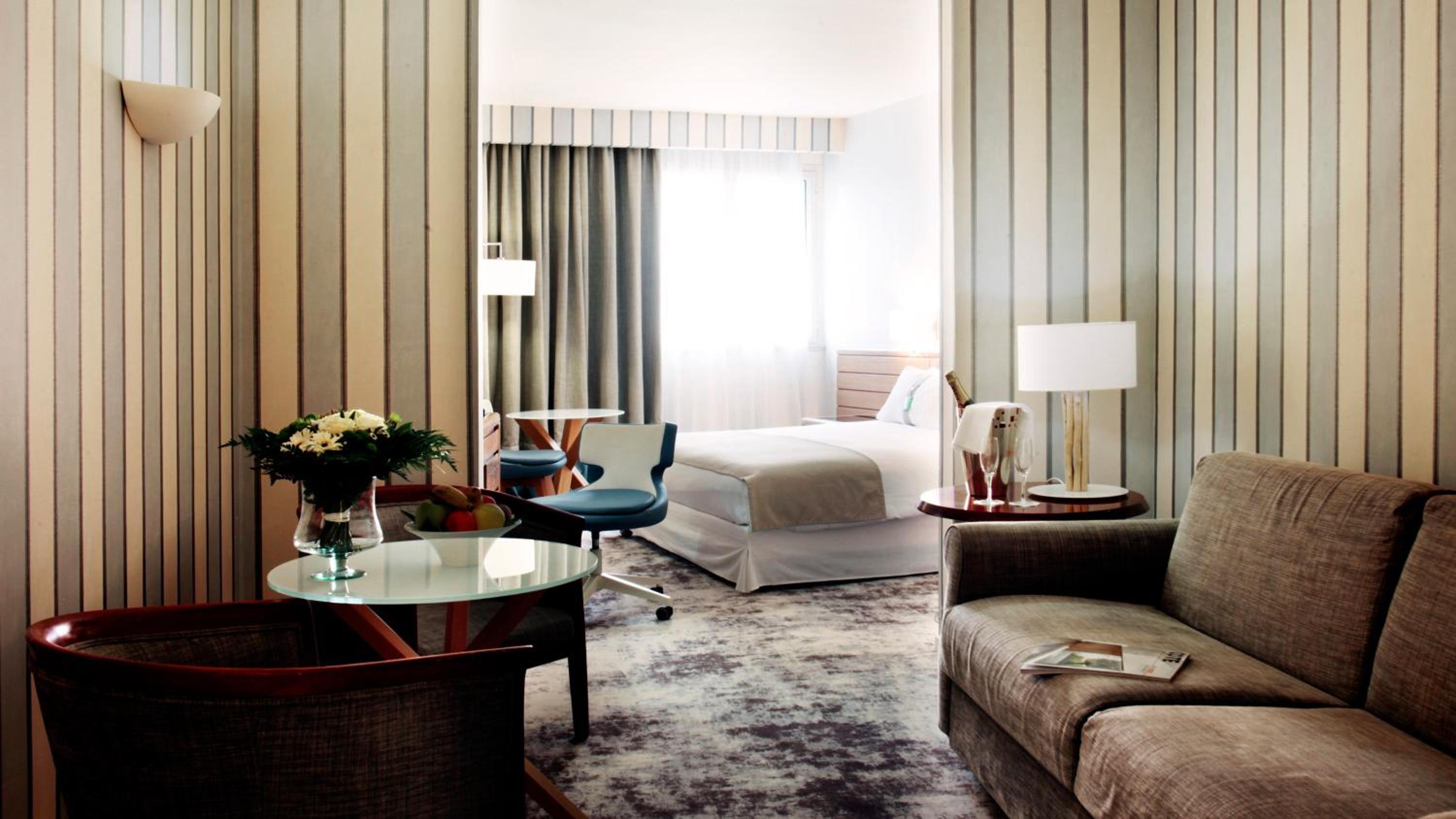 Standard Double Room with Sofa Bed and City View - Photo 21