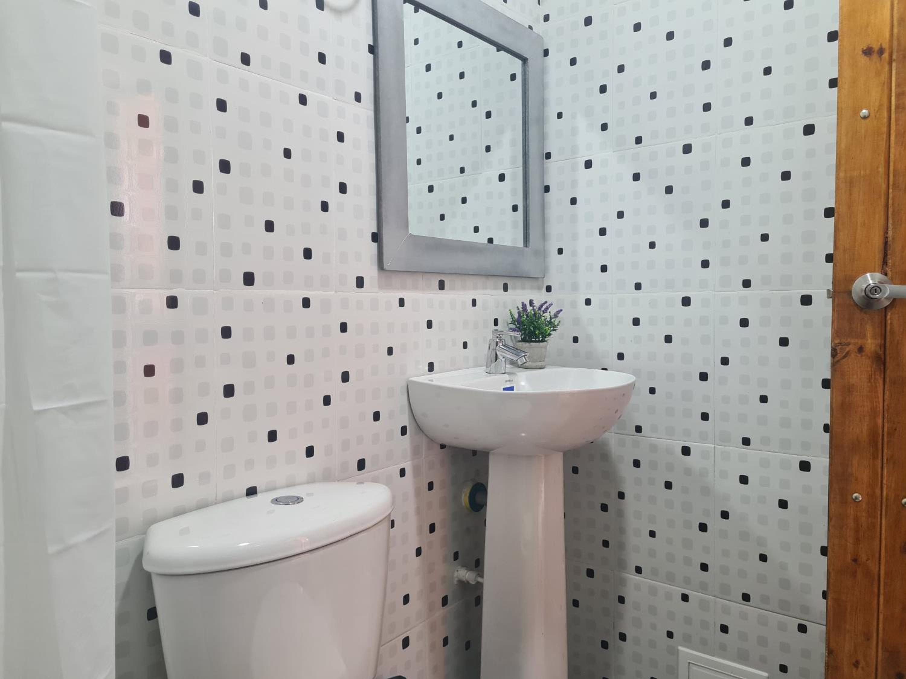 Family Room with Private Bathroom photo 2
