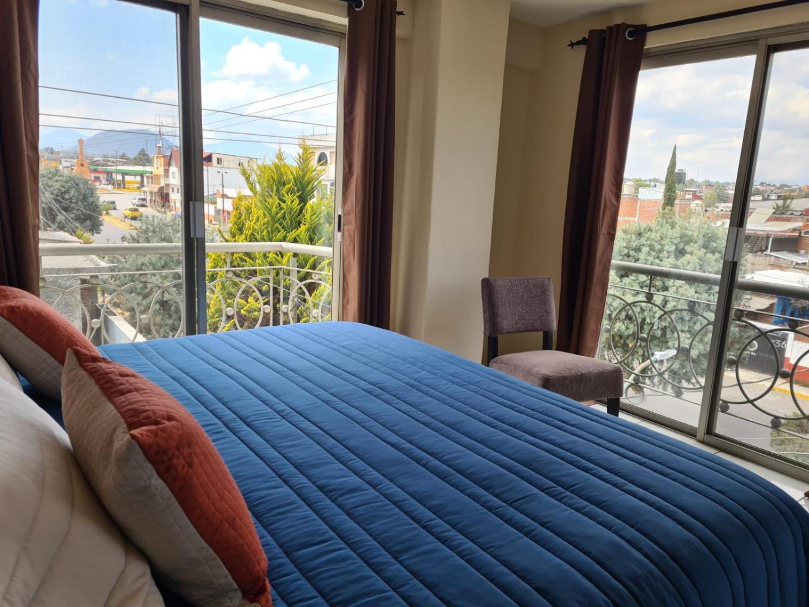 Junior Suite with Balcony - Photo 2