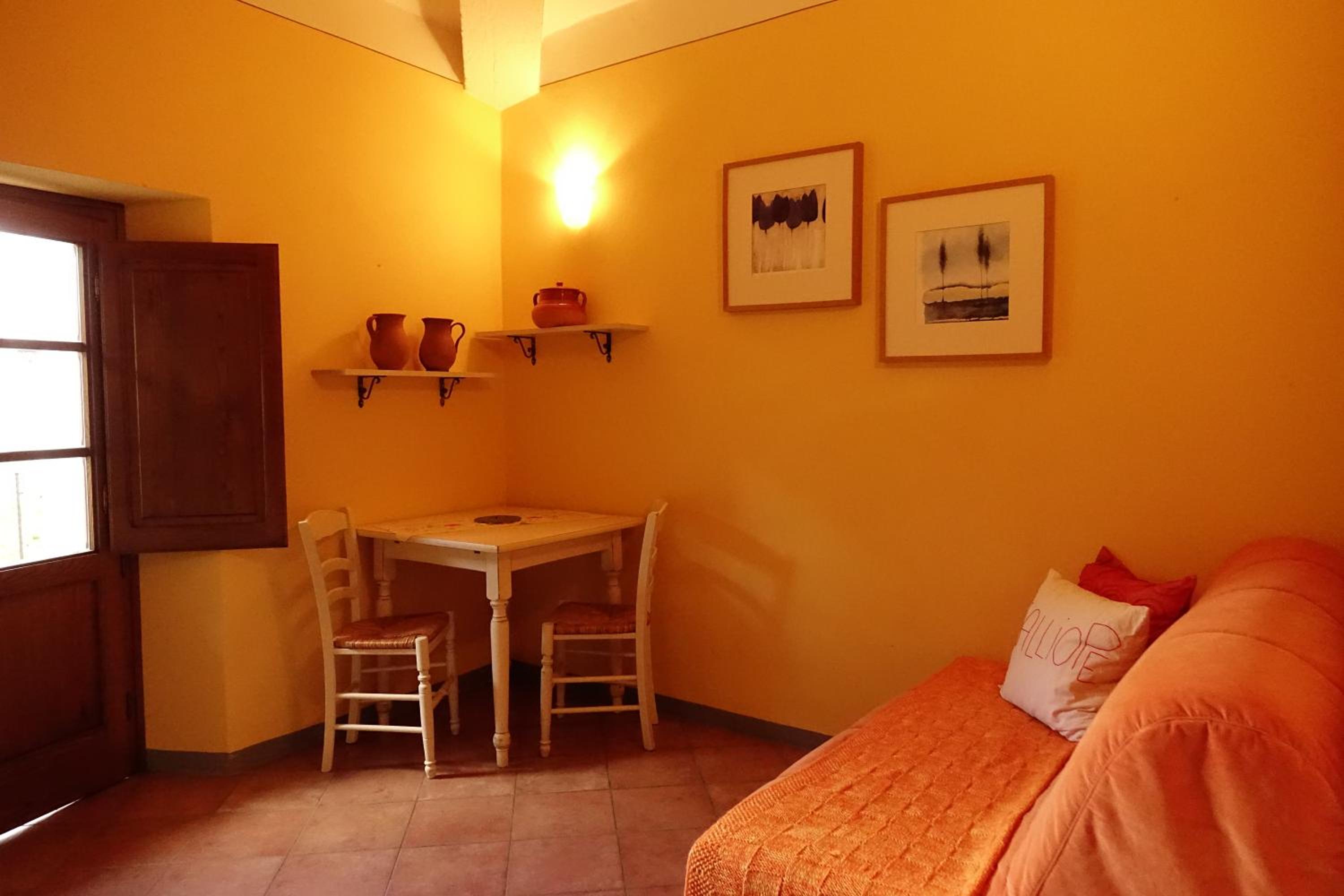 Apartment with Terrace - Photo 4