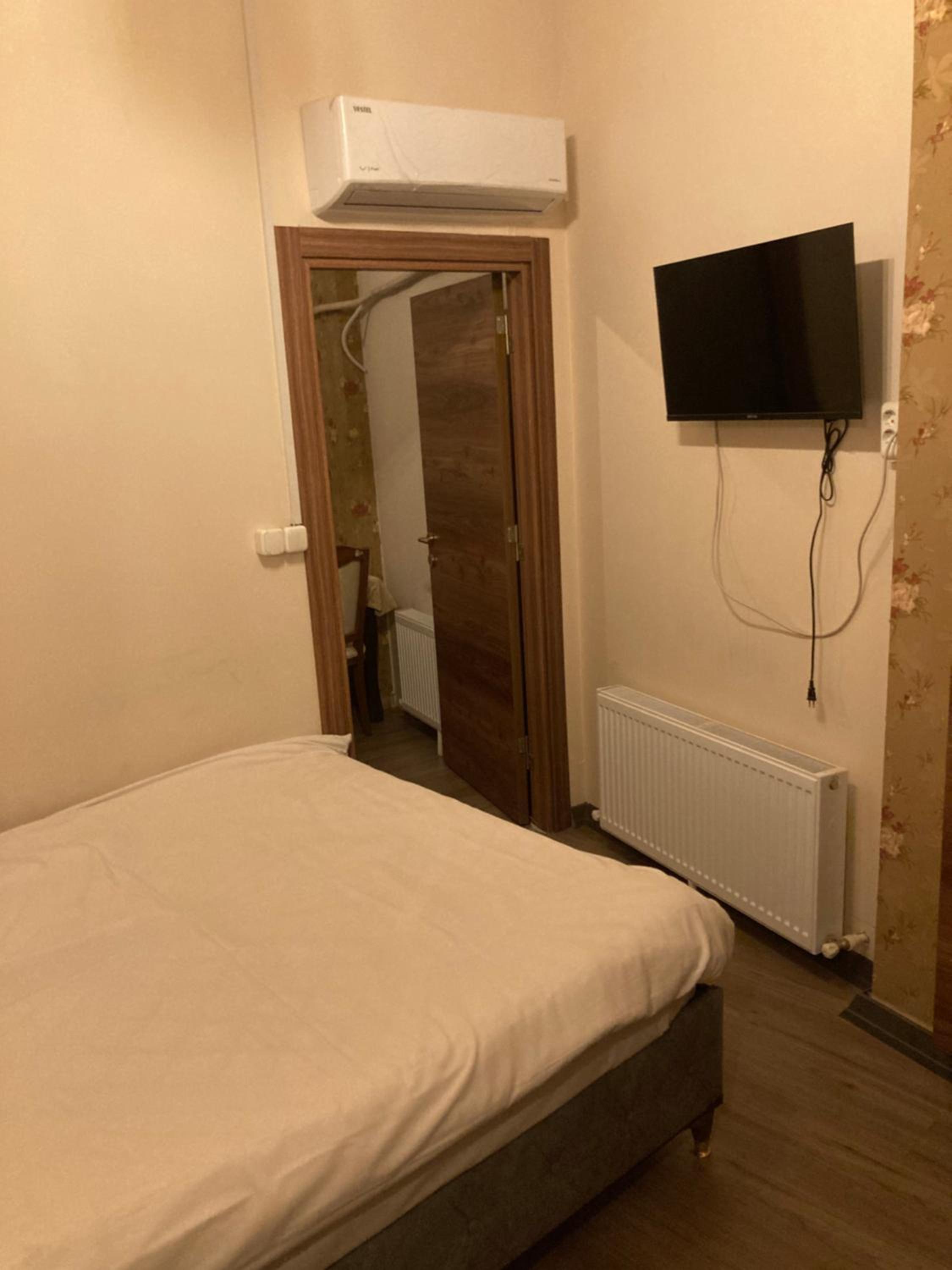 Budget Double Room photo 1
