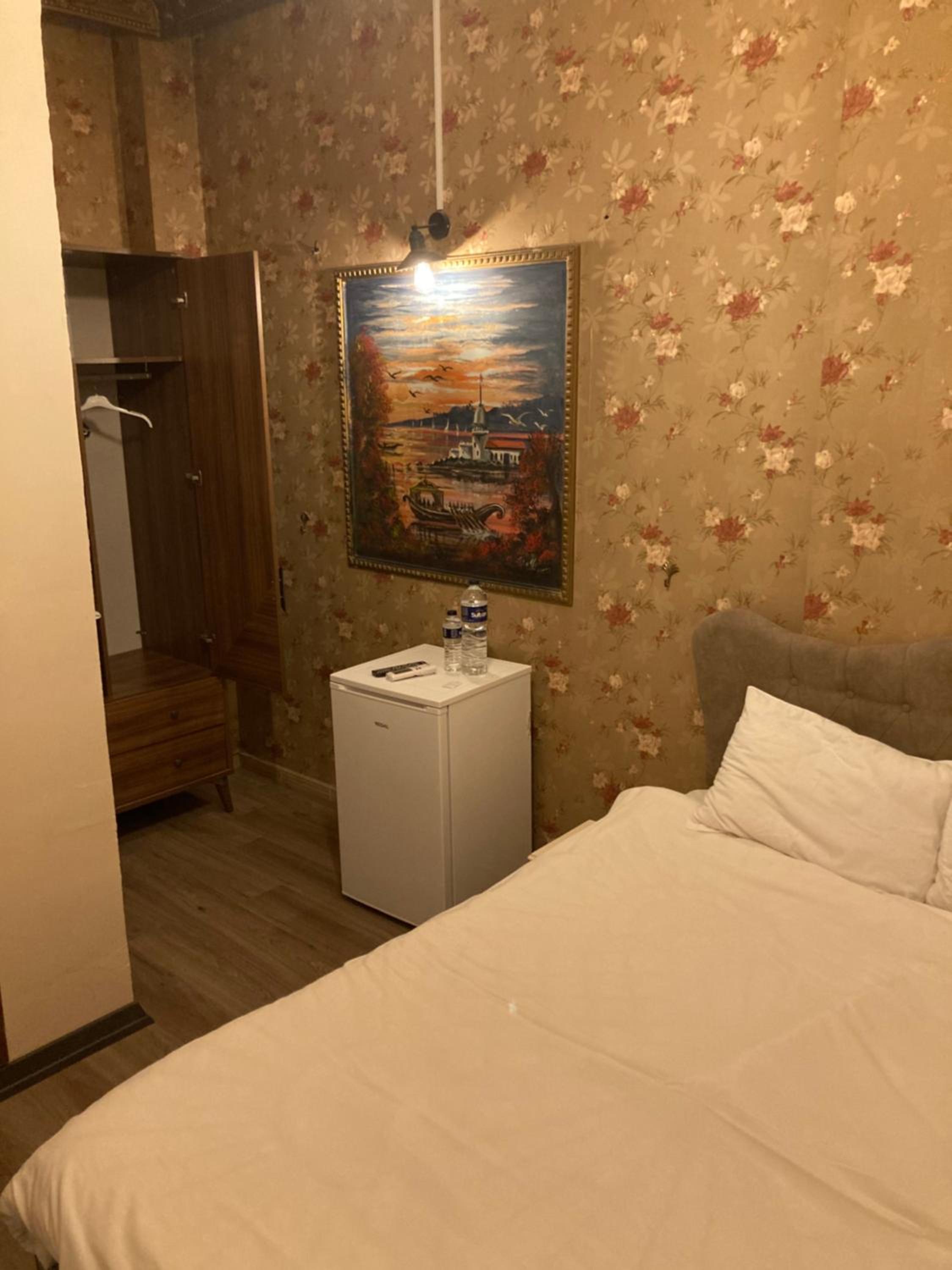 Budget Double Room photo 2