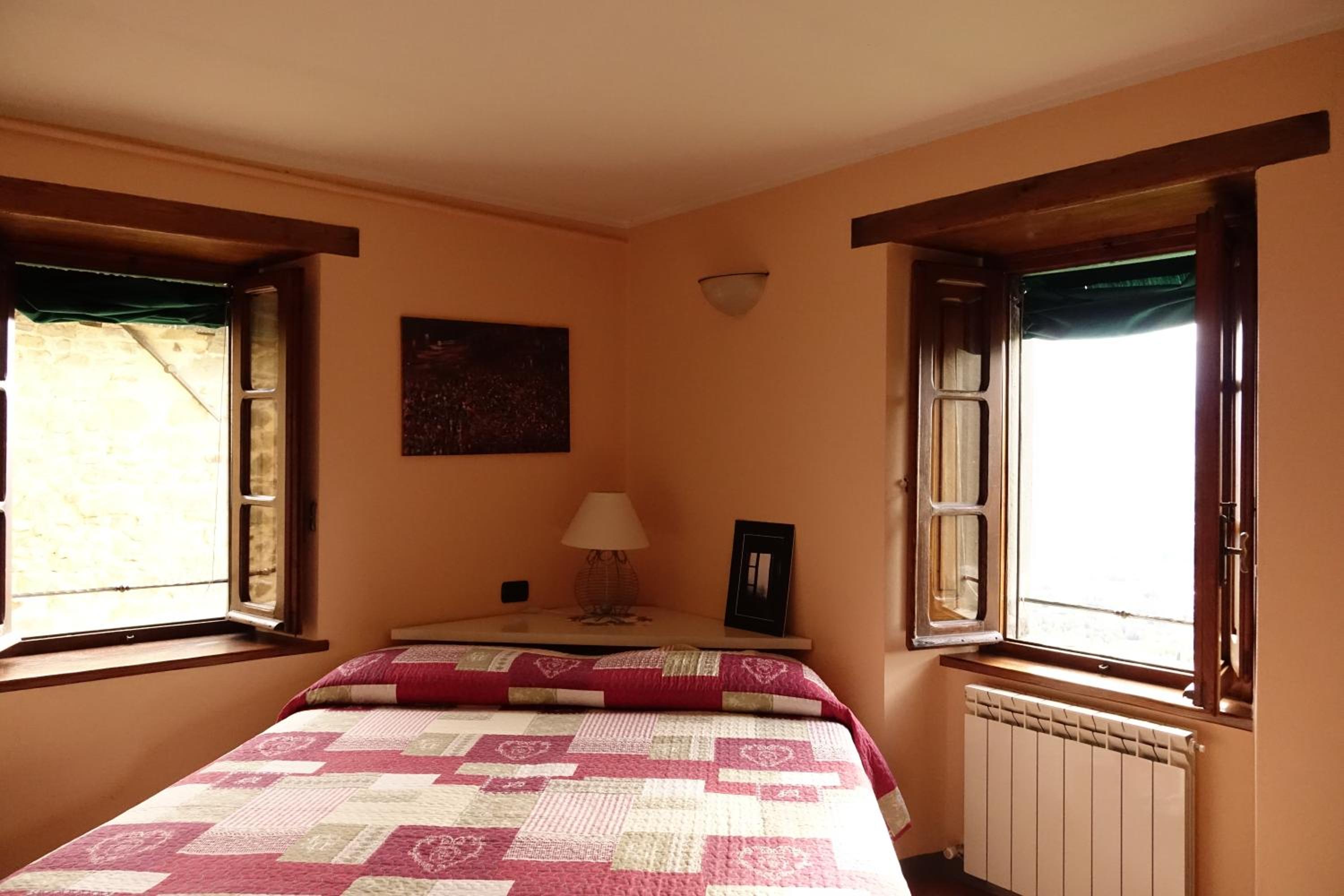 One-Bedroom Apartment - Photo 3