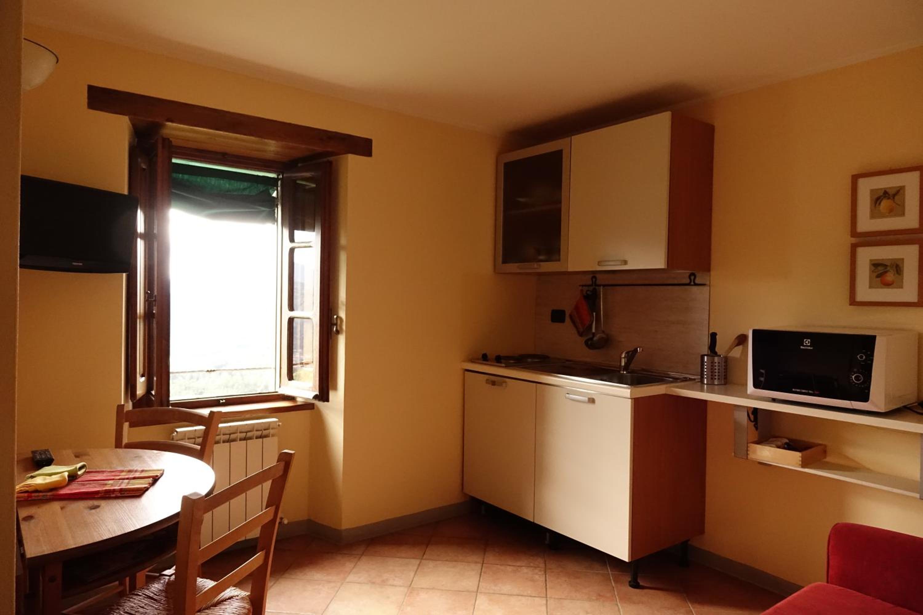 One-Bedroom Apartment - Photo 4