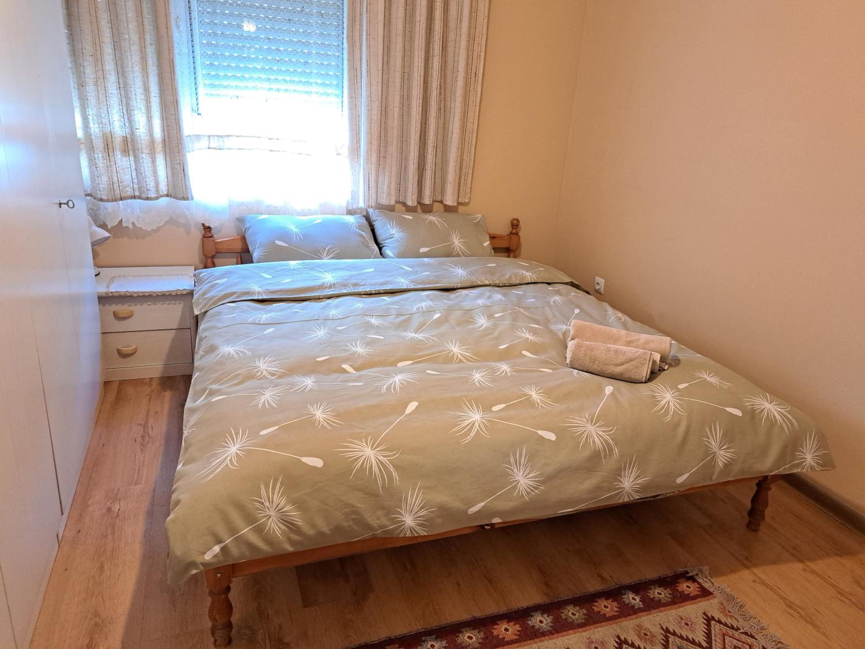 One-Bedroom Apartment - Photo 12
