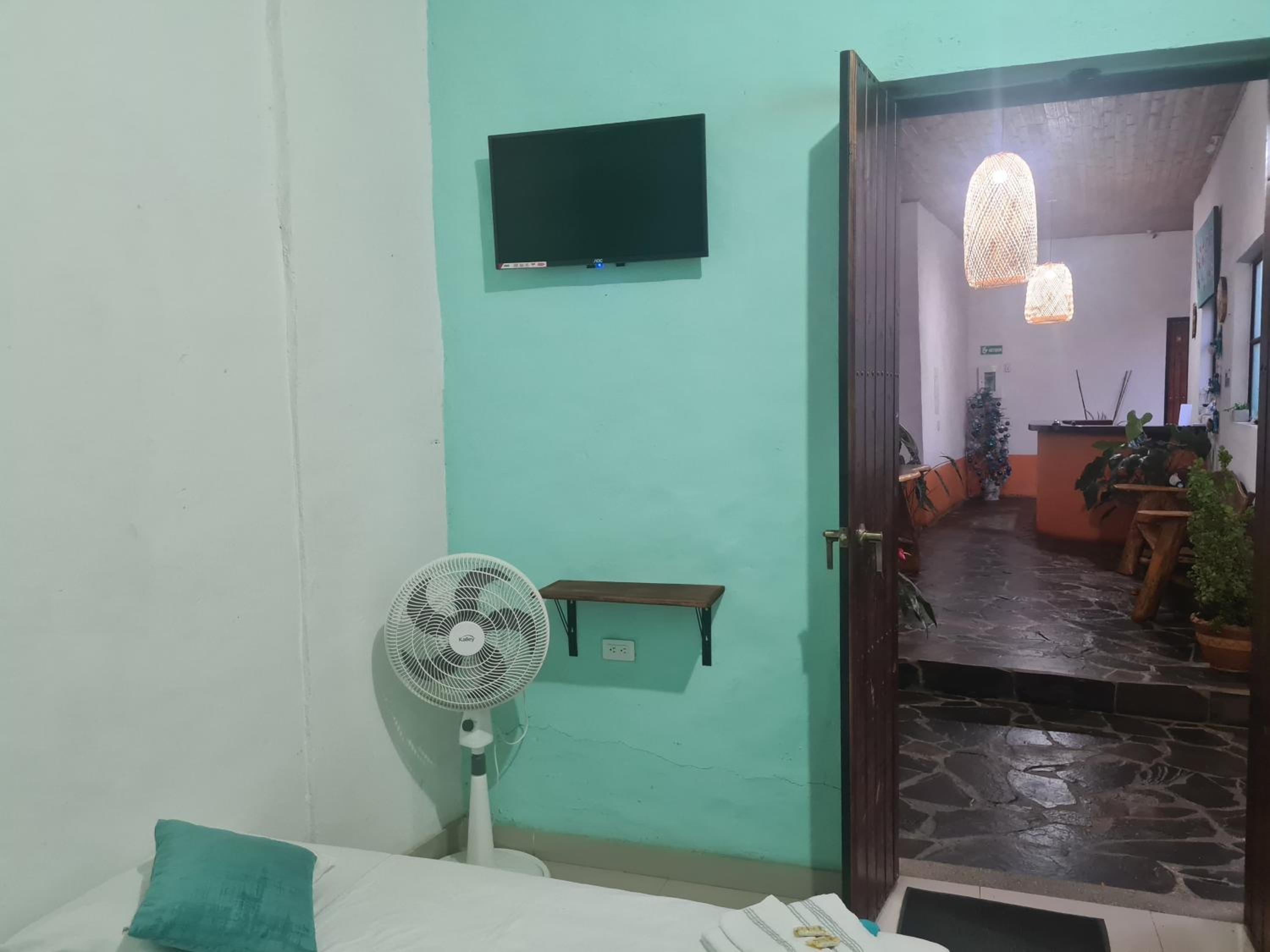 Quadruple Room with Private Bathroom photo 3