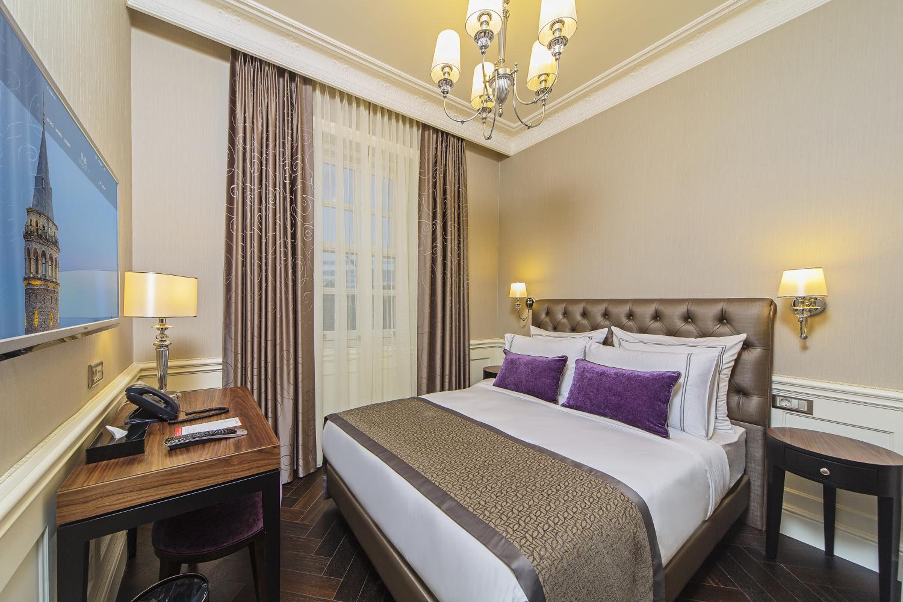 Deluxe Queen Room photo 2