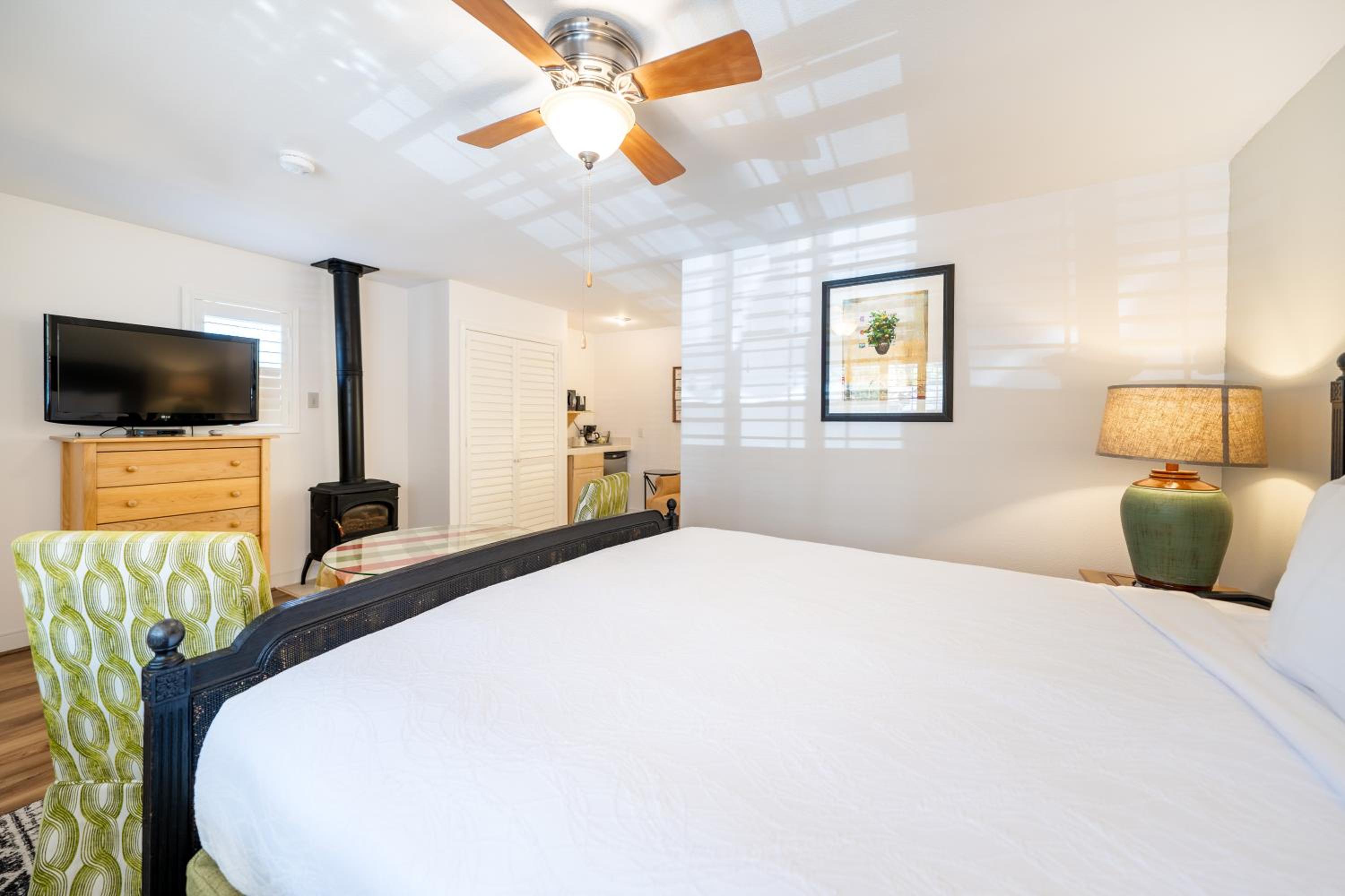 Standard King Room