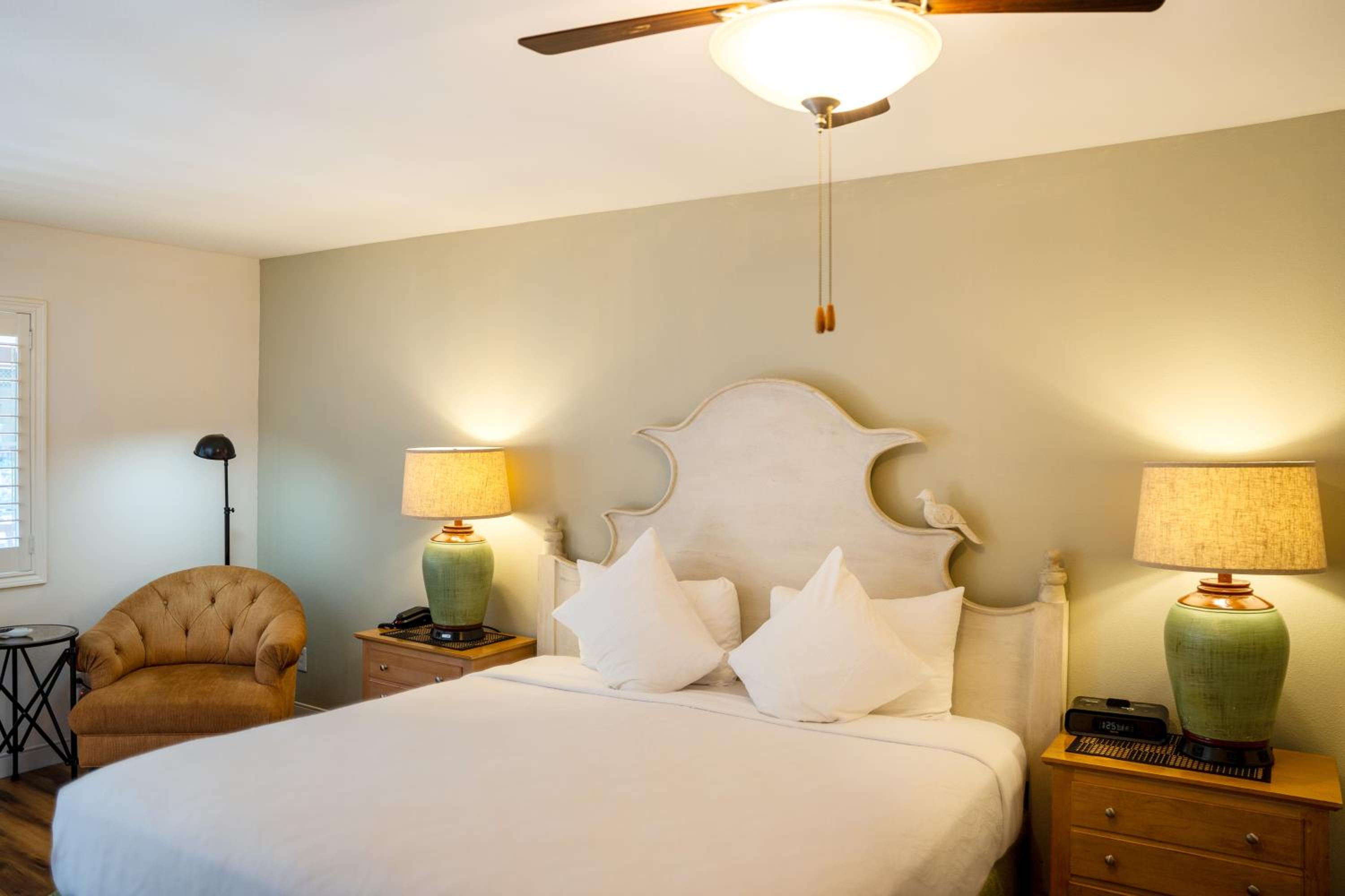 Deluxe King Room photo 3