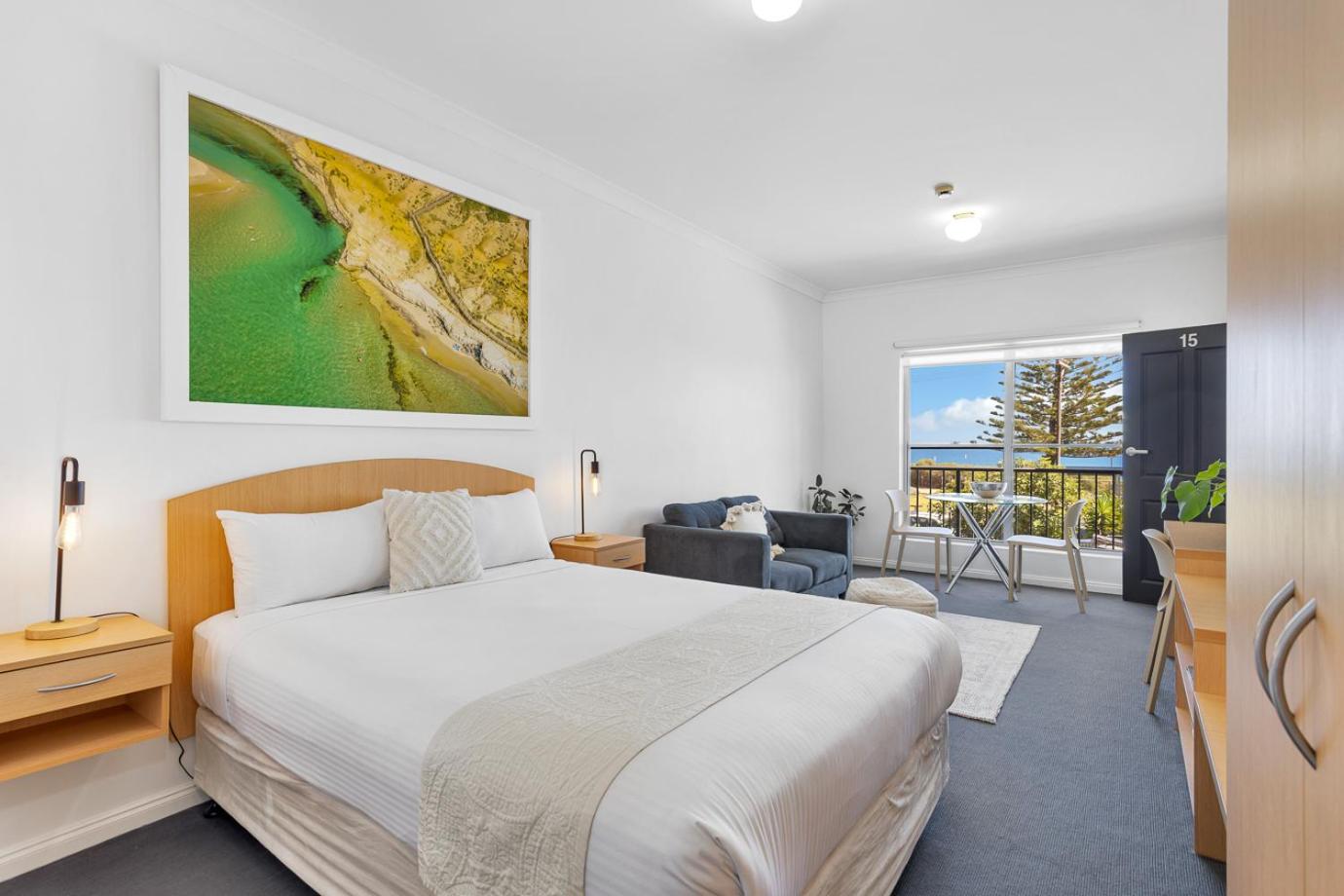 Queen Studio with Ocean View - Upstairs