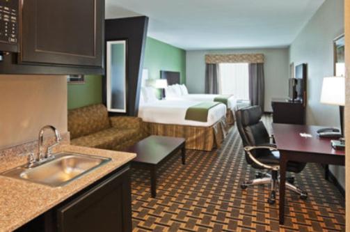 Suite with Two Queen Beds - Photo 1