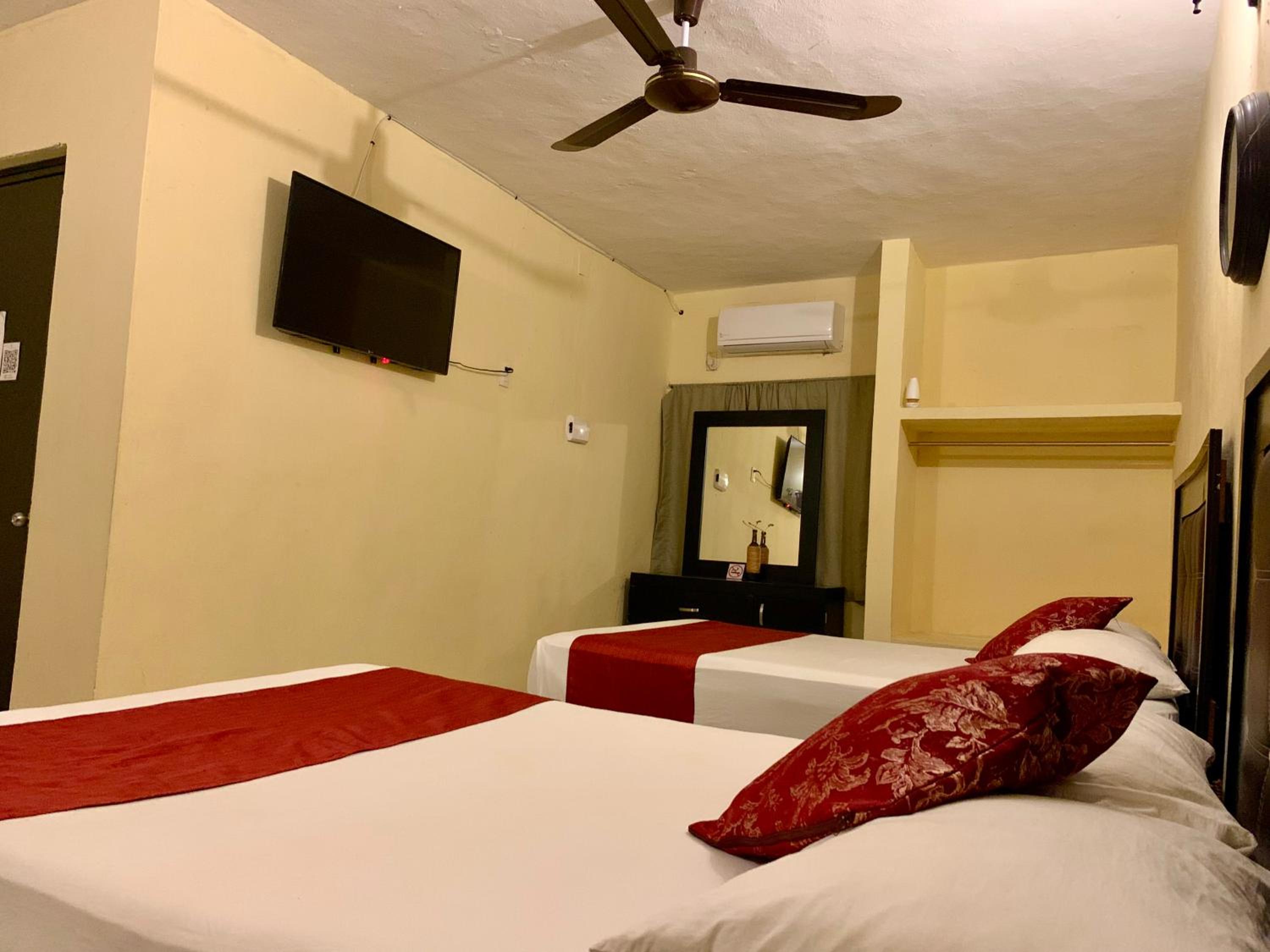 Standard Twin Room - Photo 2