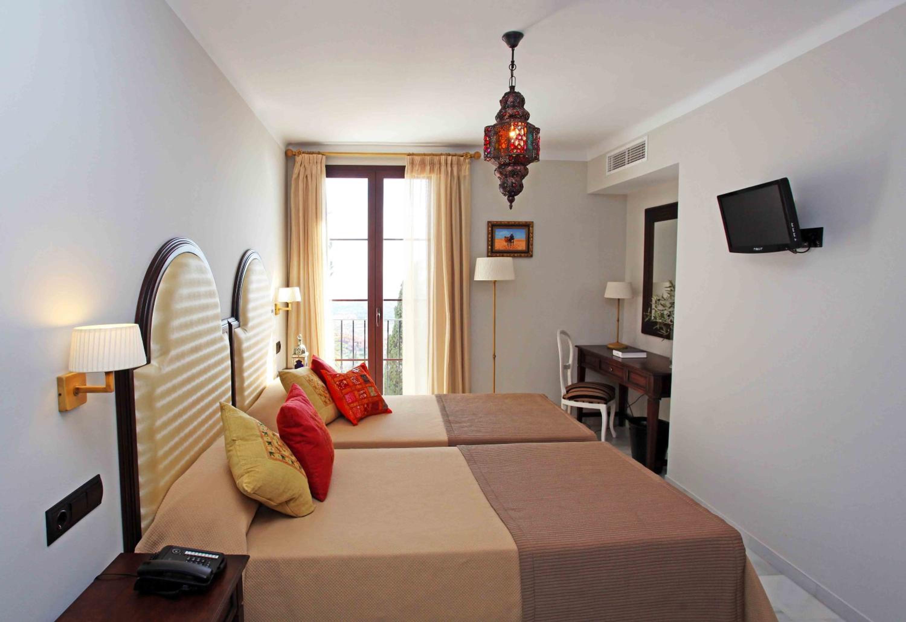 Double or Twin Room with Sea View - Photo 1