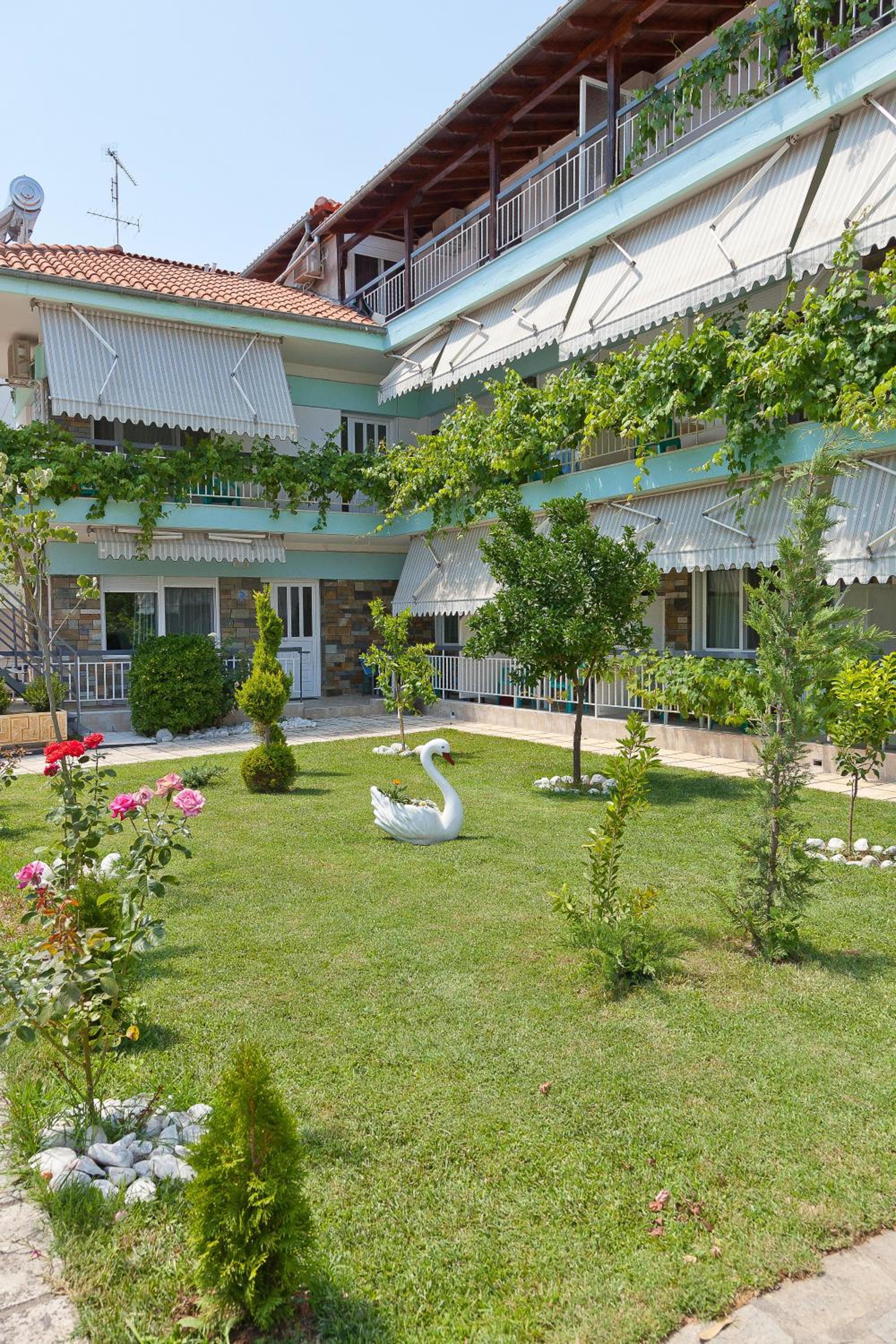 Two-Bedroom Apartment with Balcony - Photo 14