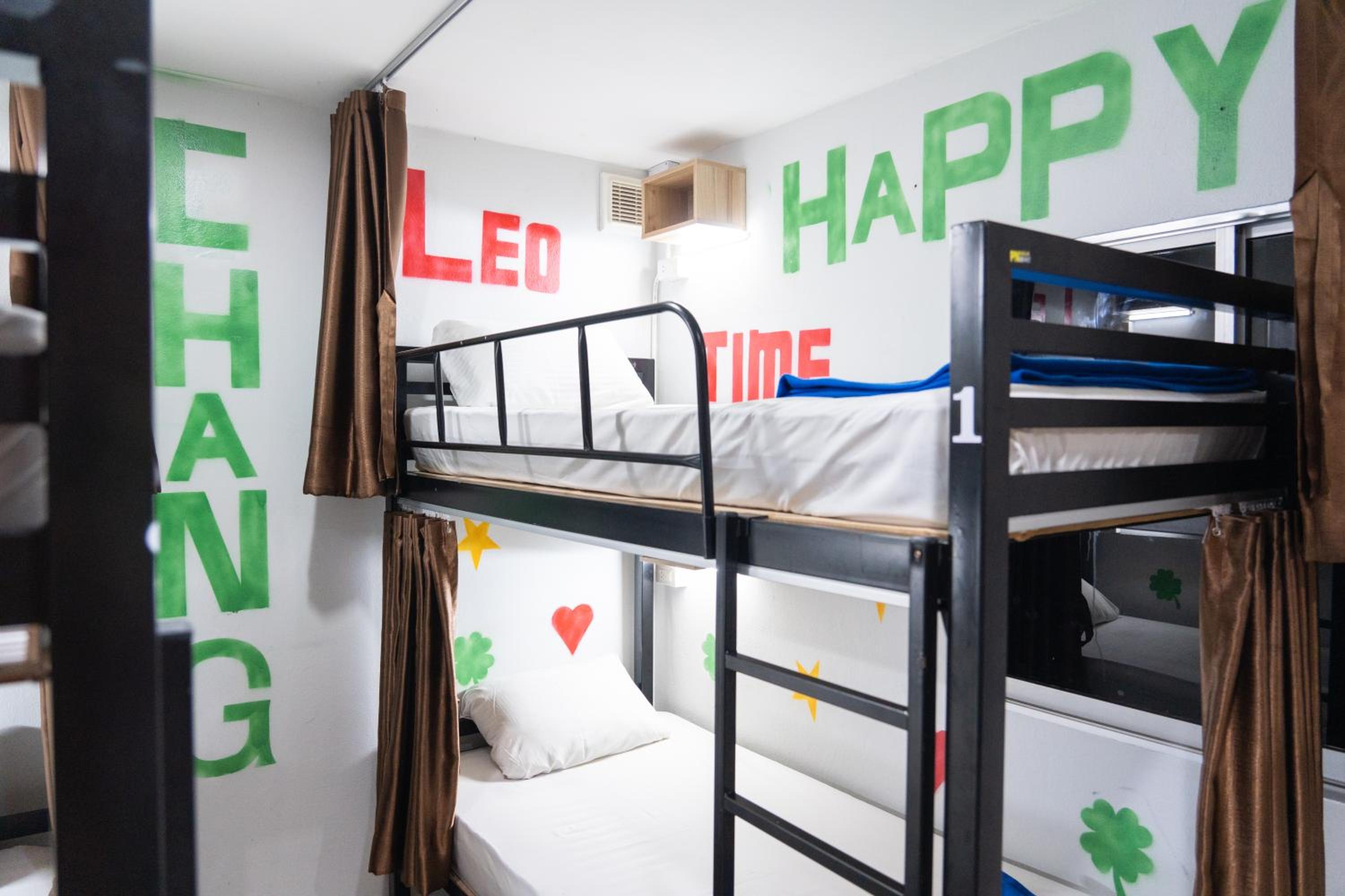 Bed in 6-Bed Dormitory Room photo 2