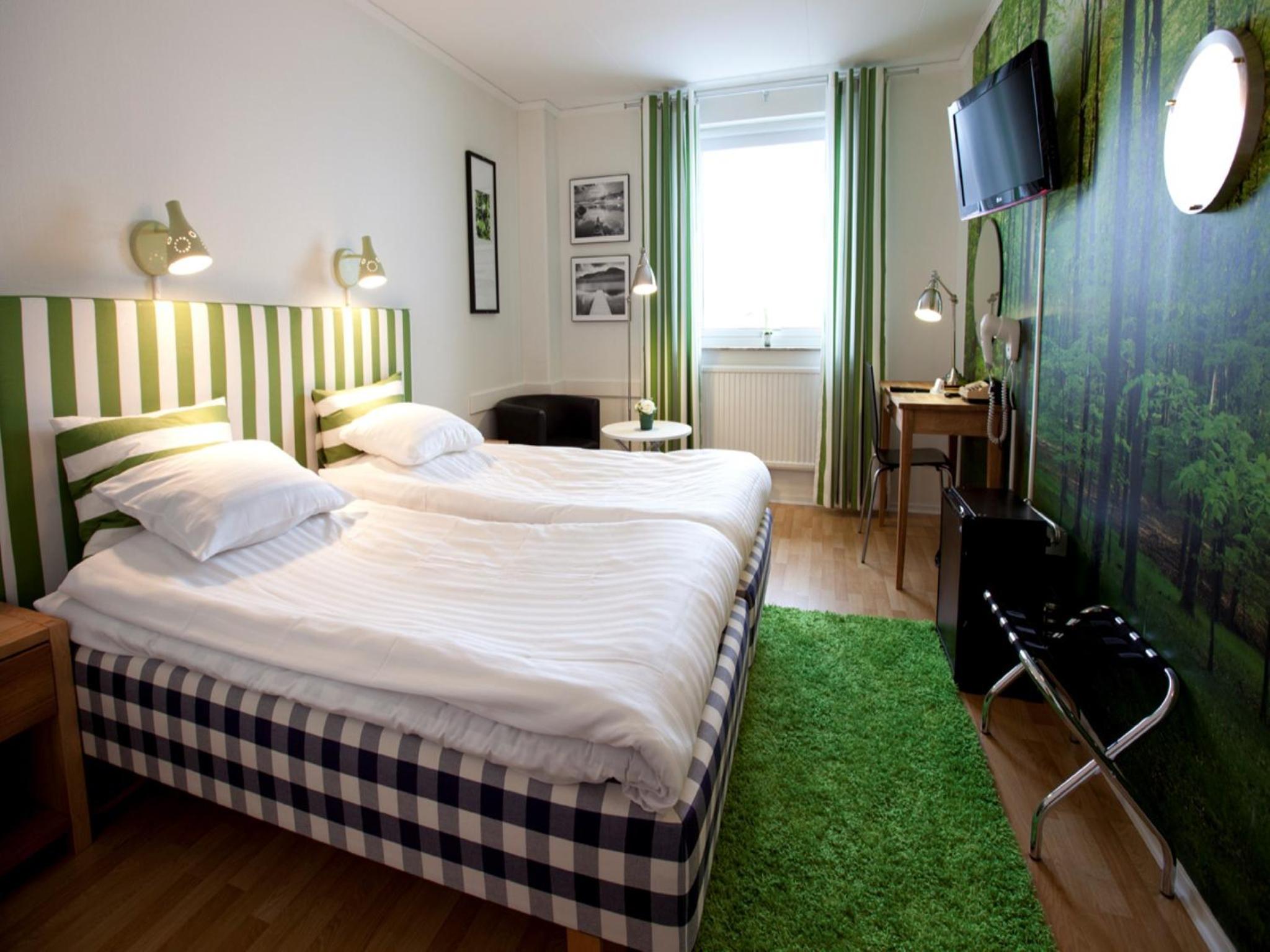 Twin Room - Photo 8
