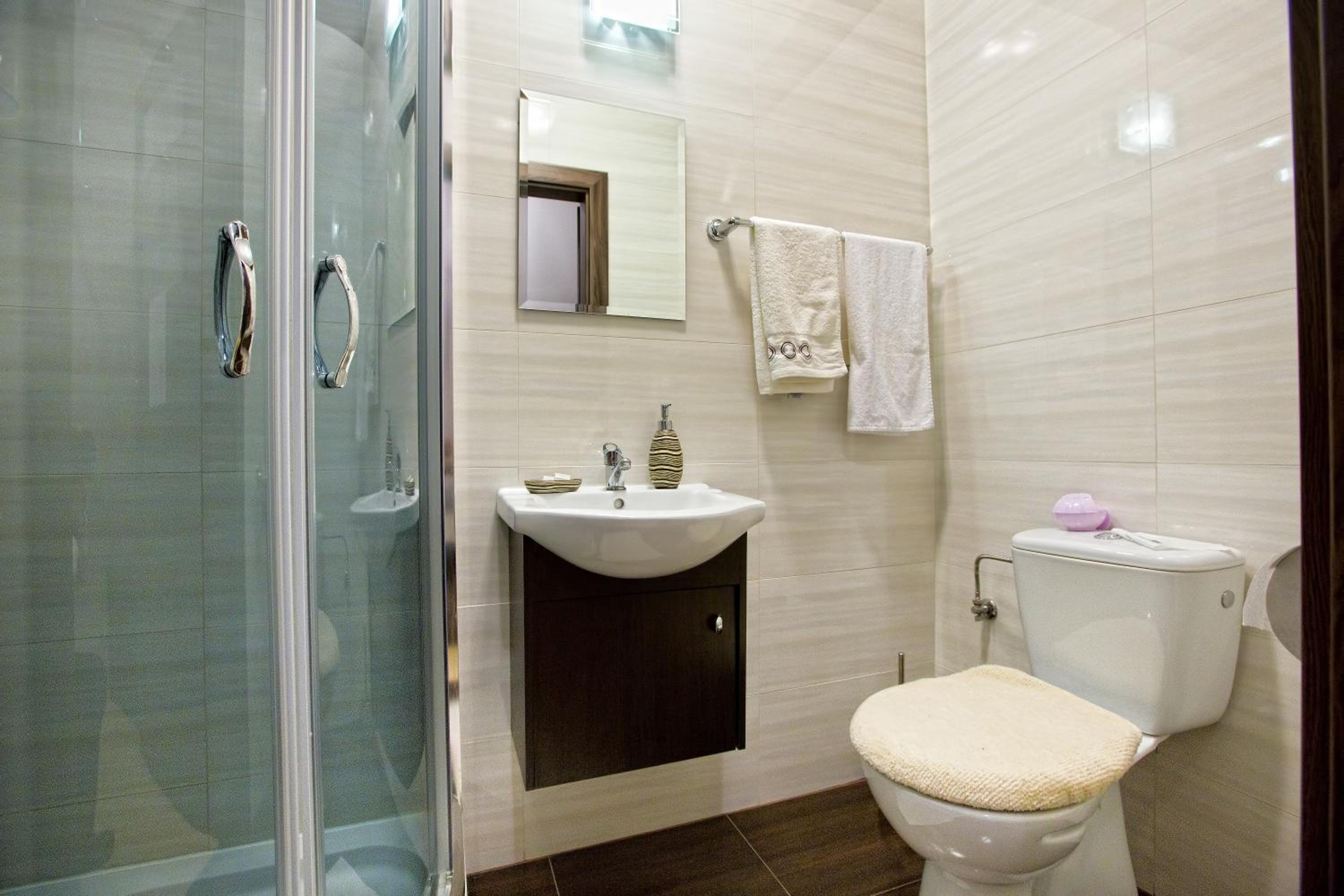 Double Room - Photo 2