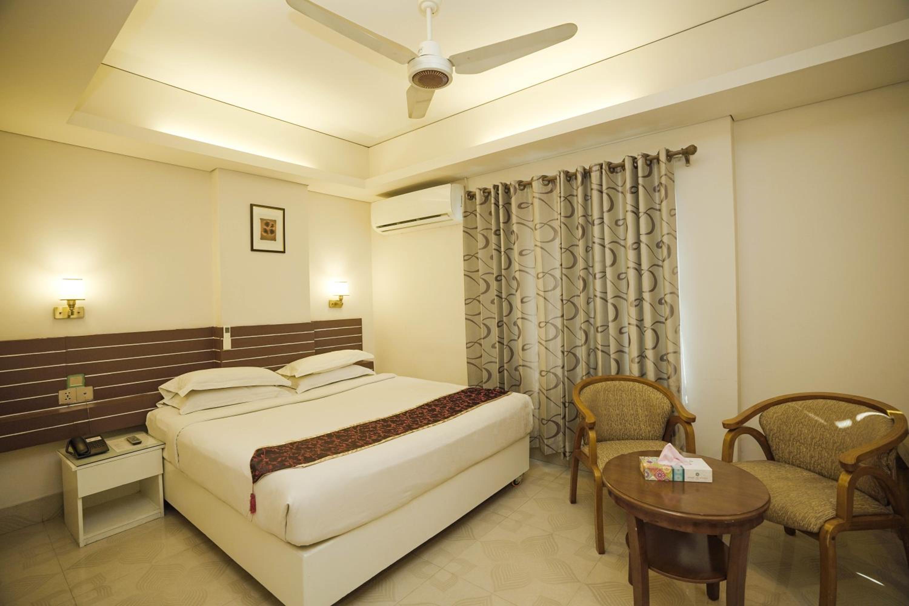 Deluxe King Room