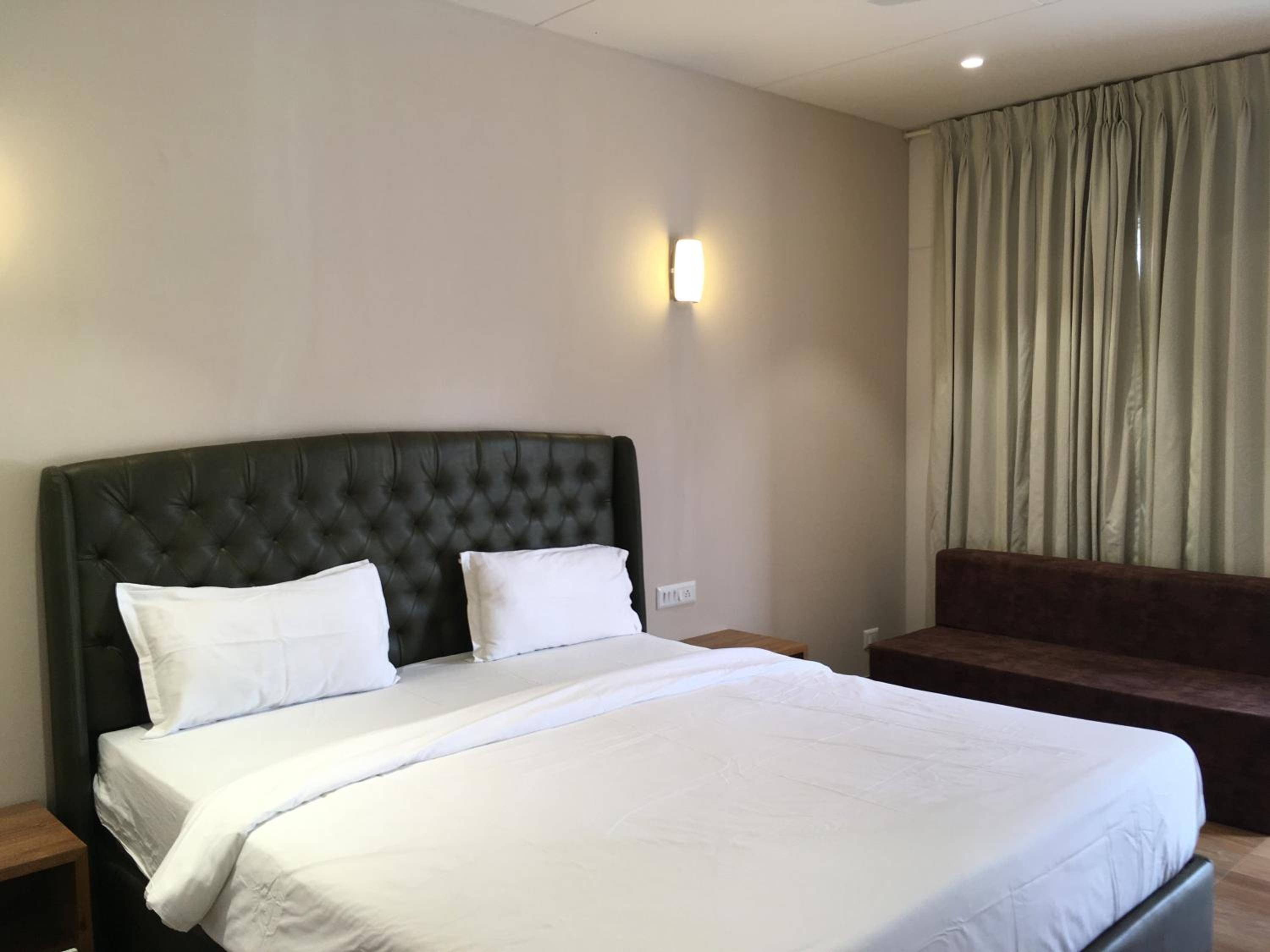 Cottage Room - Photo 14