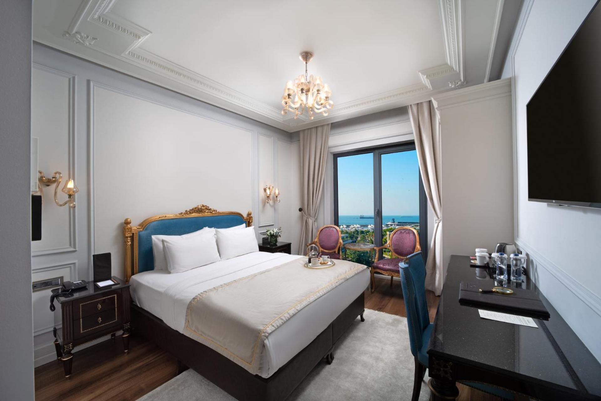 Deluxe Double Room with Sea View photo 2