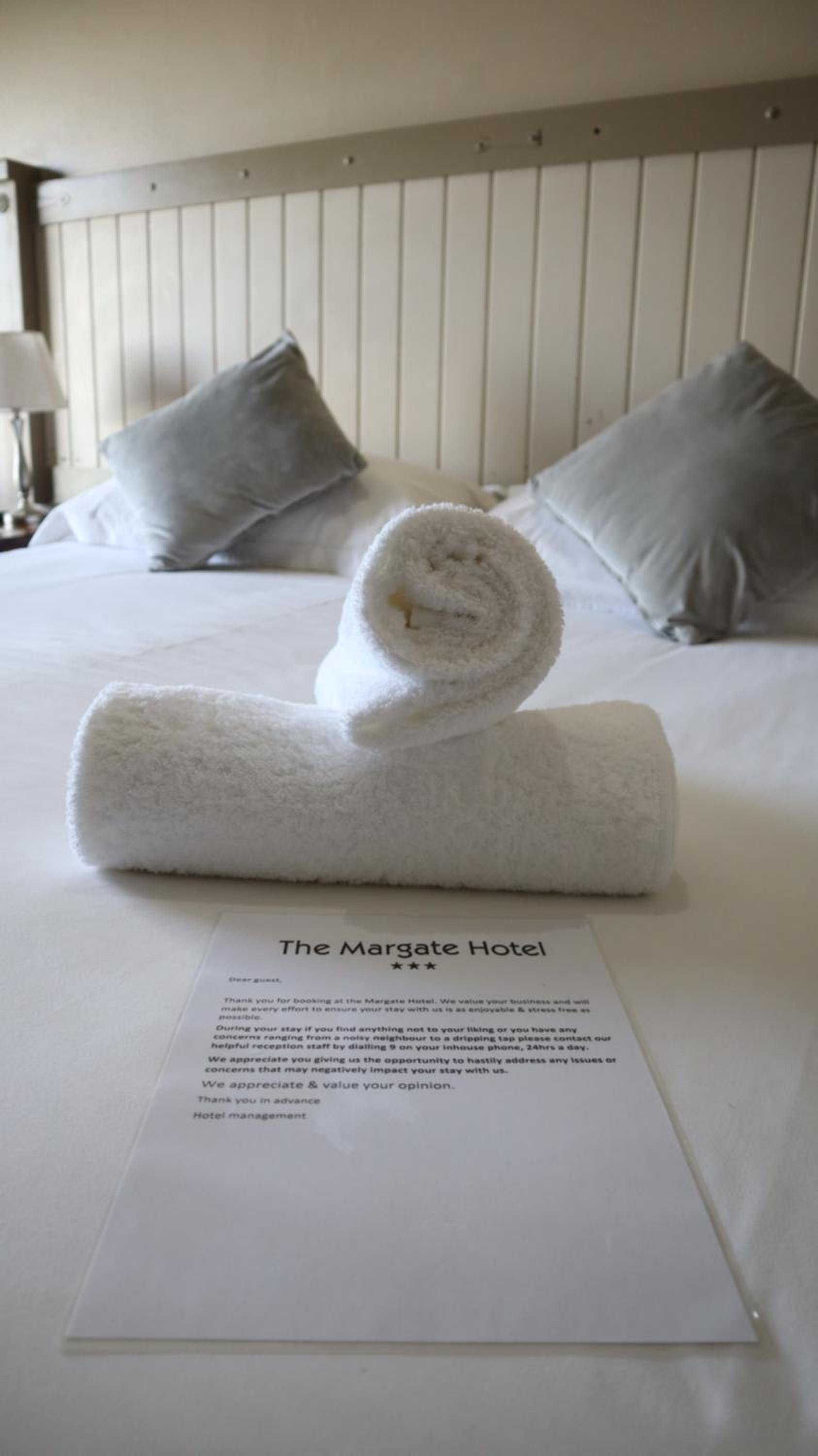 Superior King Room - Photo 9