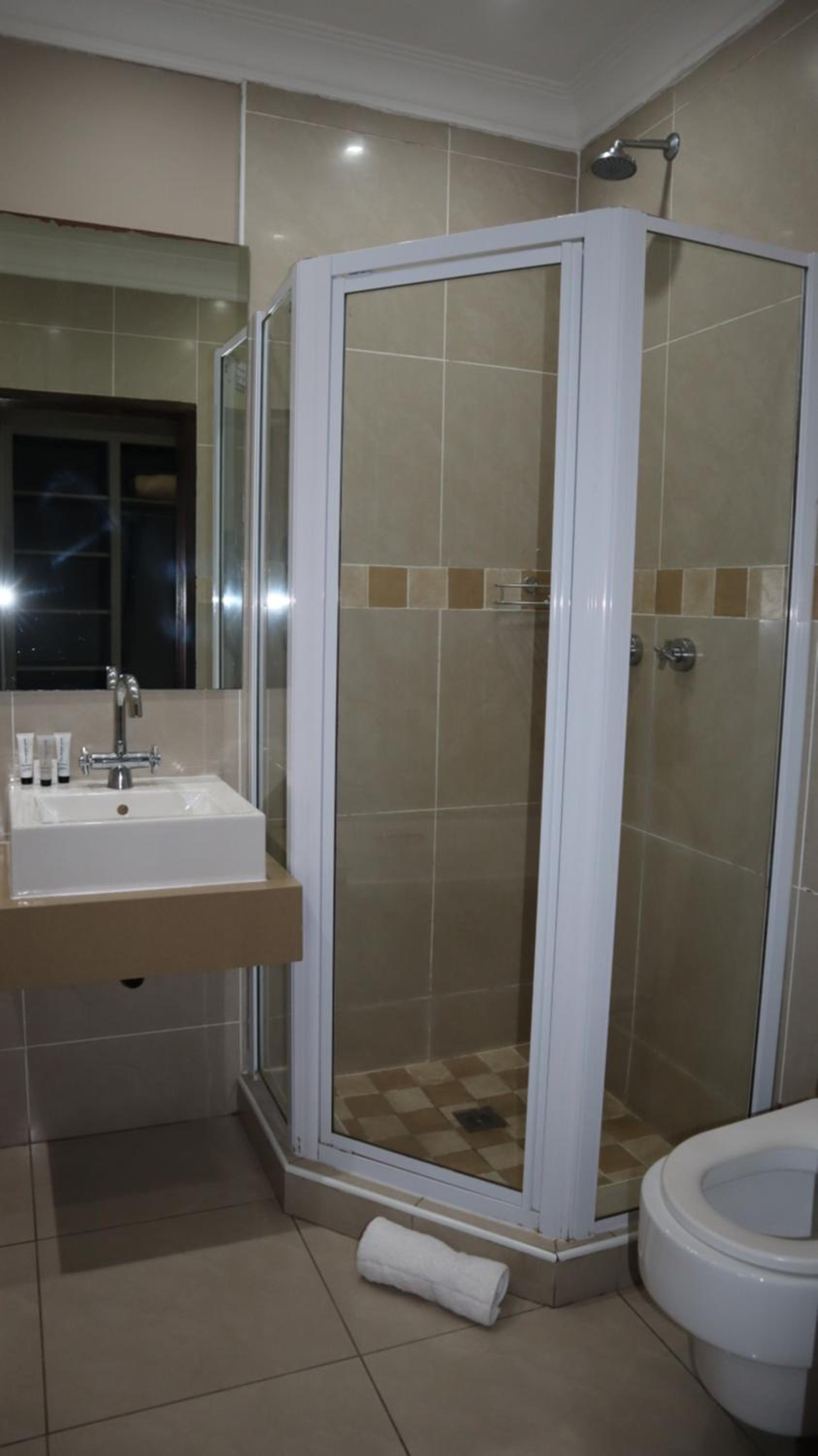 Superior King Room - Photo 10