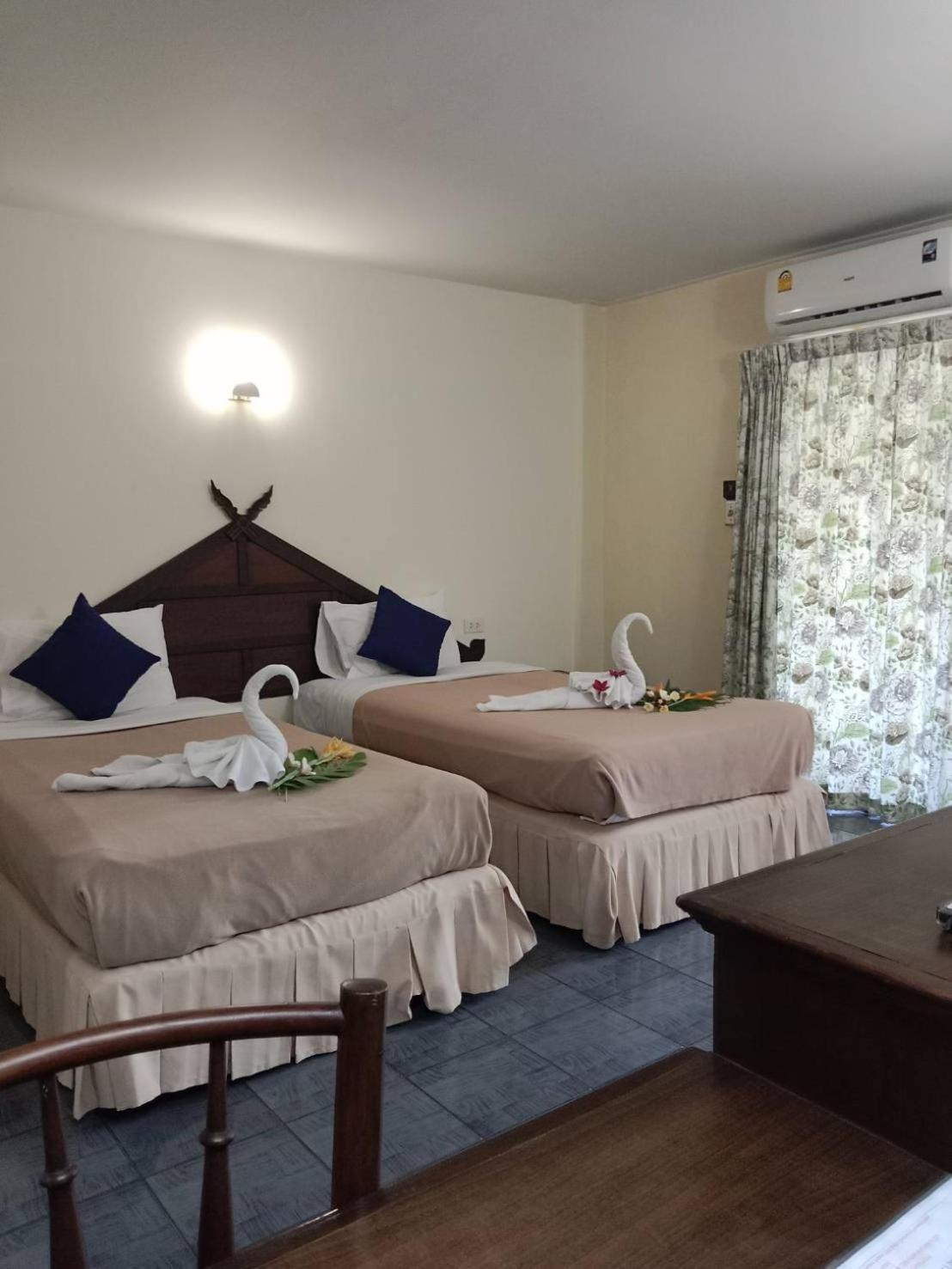 Twin Room with Pool View photo 3