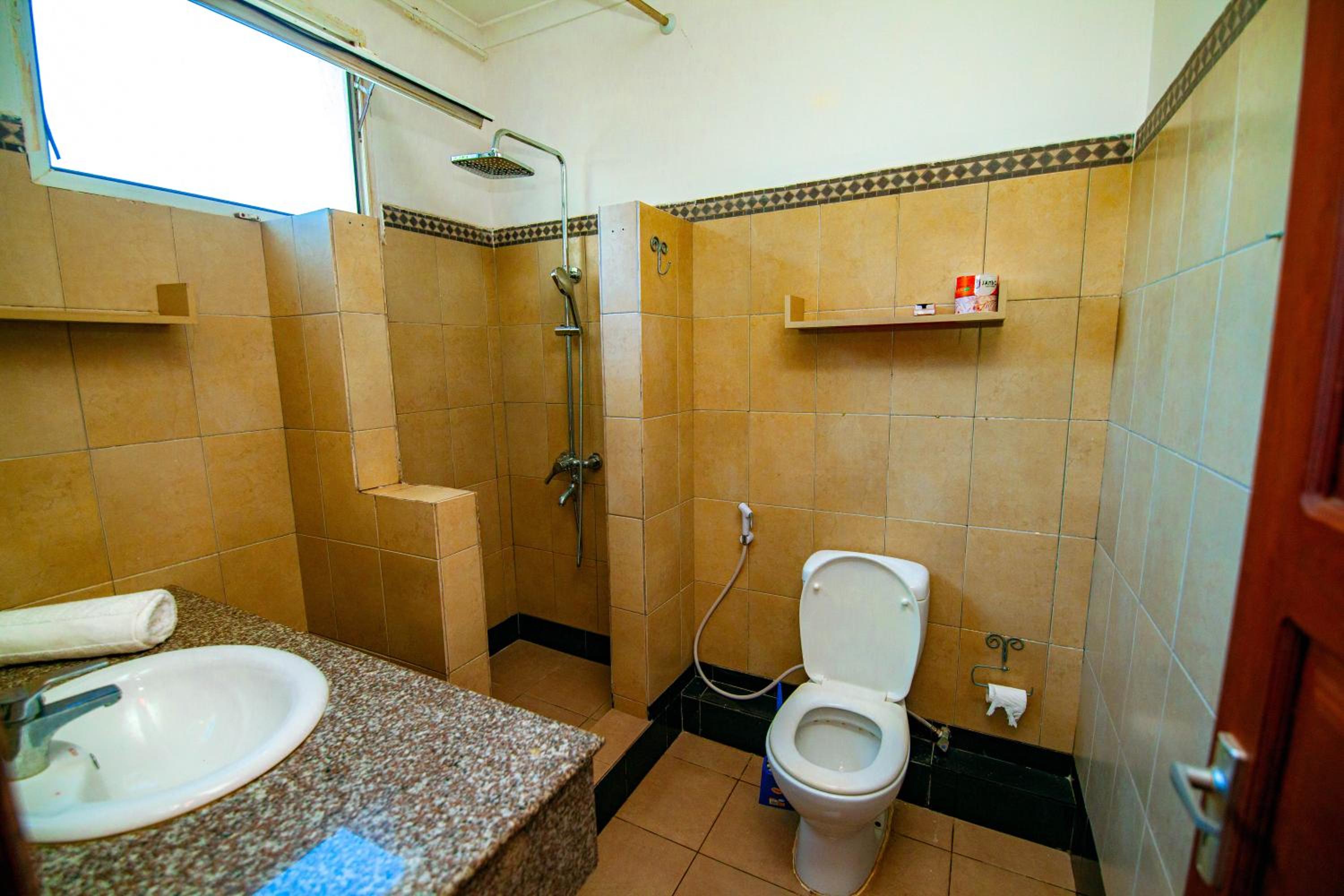 Deluxe Queen Room - Photo 4