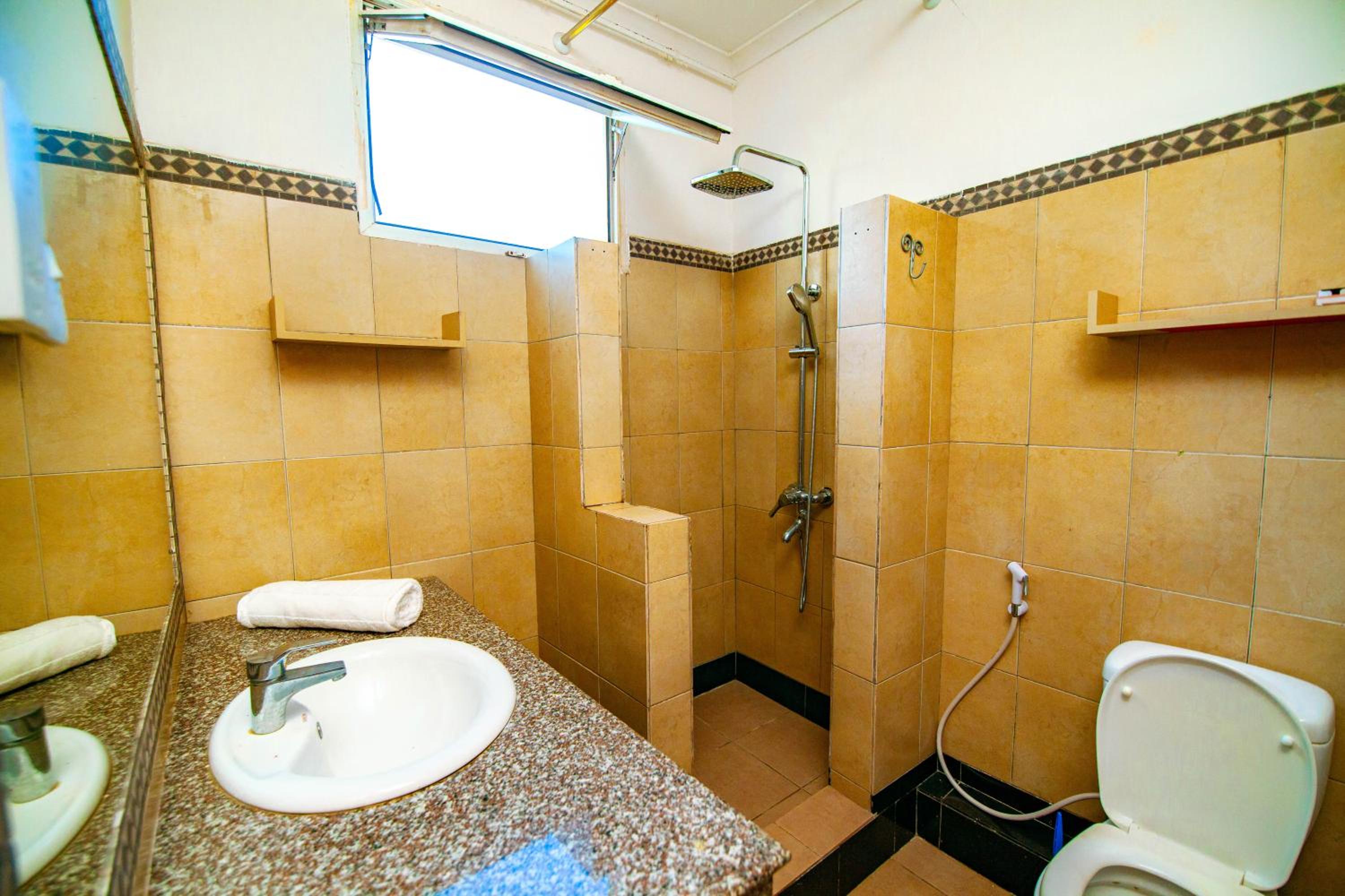 Two-Bedroom Suite - Photo 4