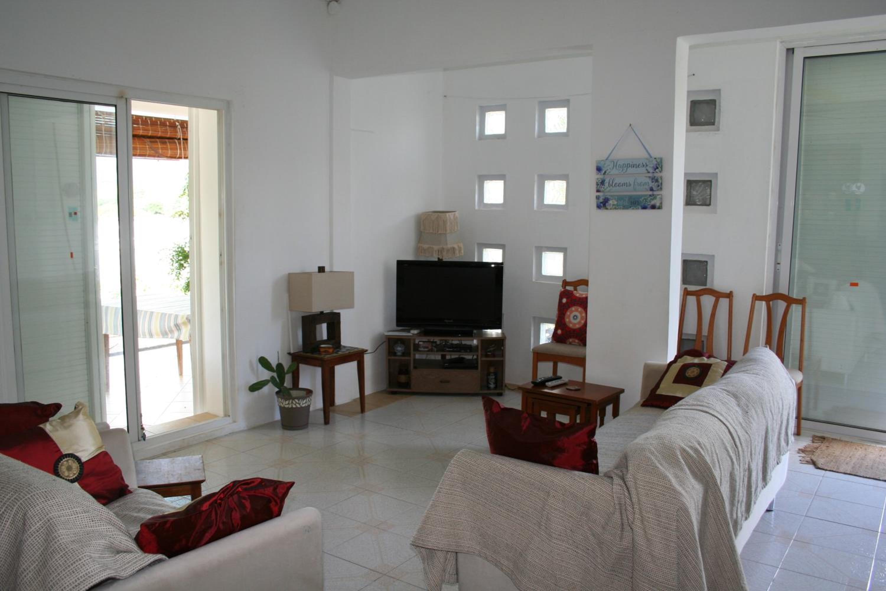 Three-Bedroom House photo 3