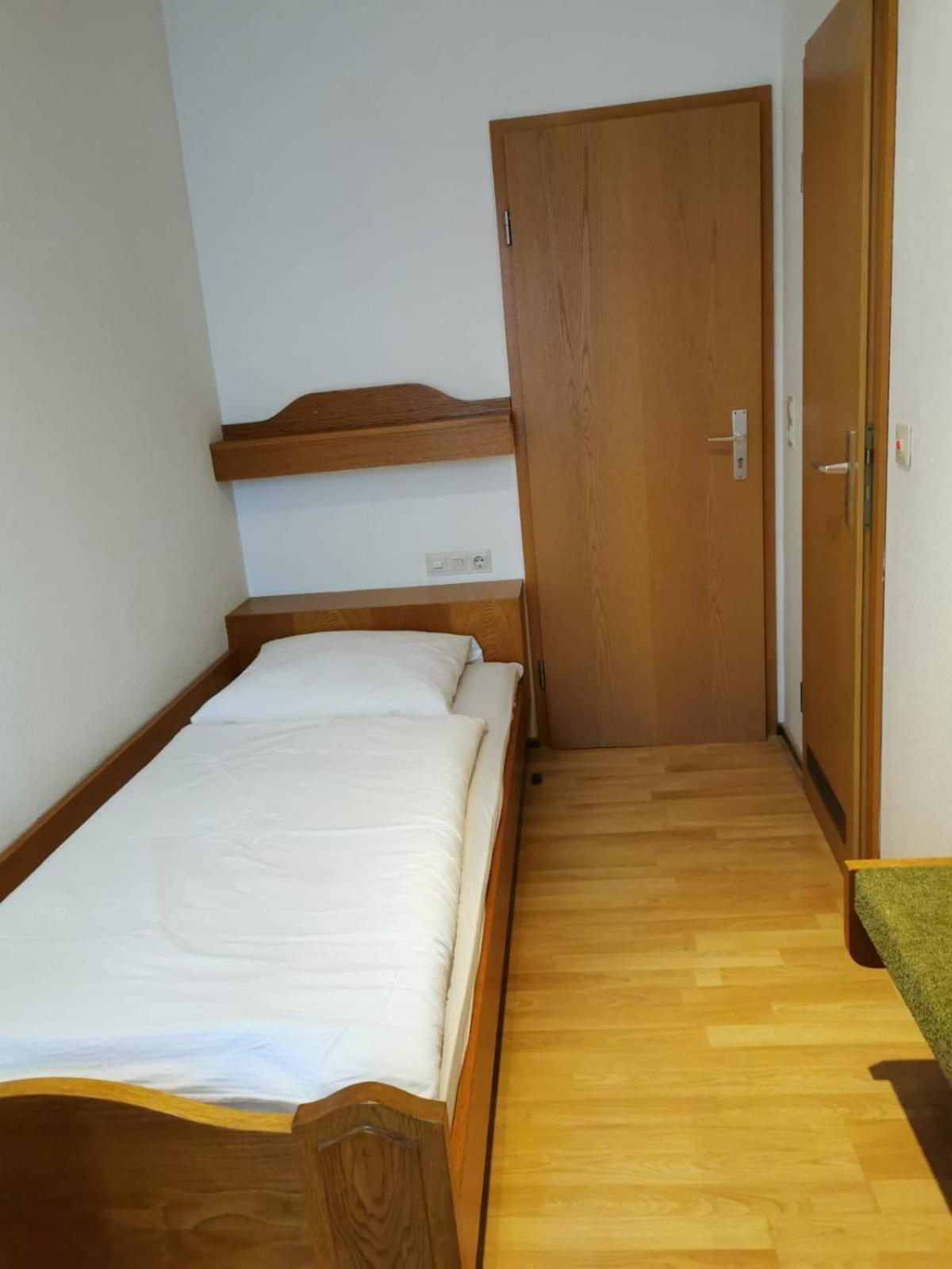 Single Room photo 3
