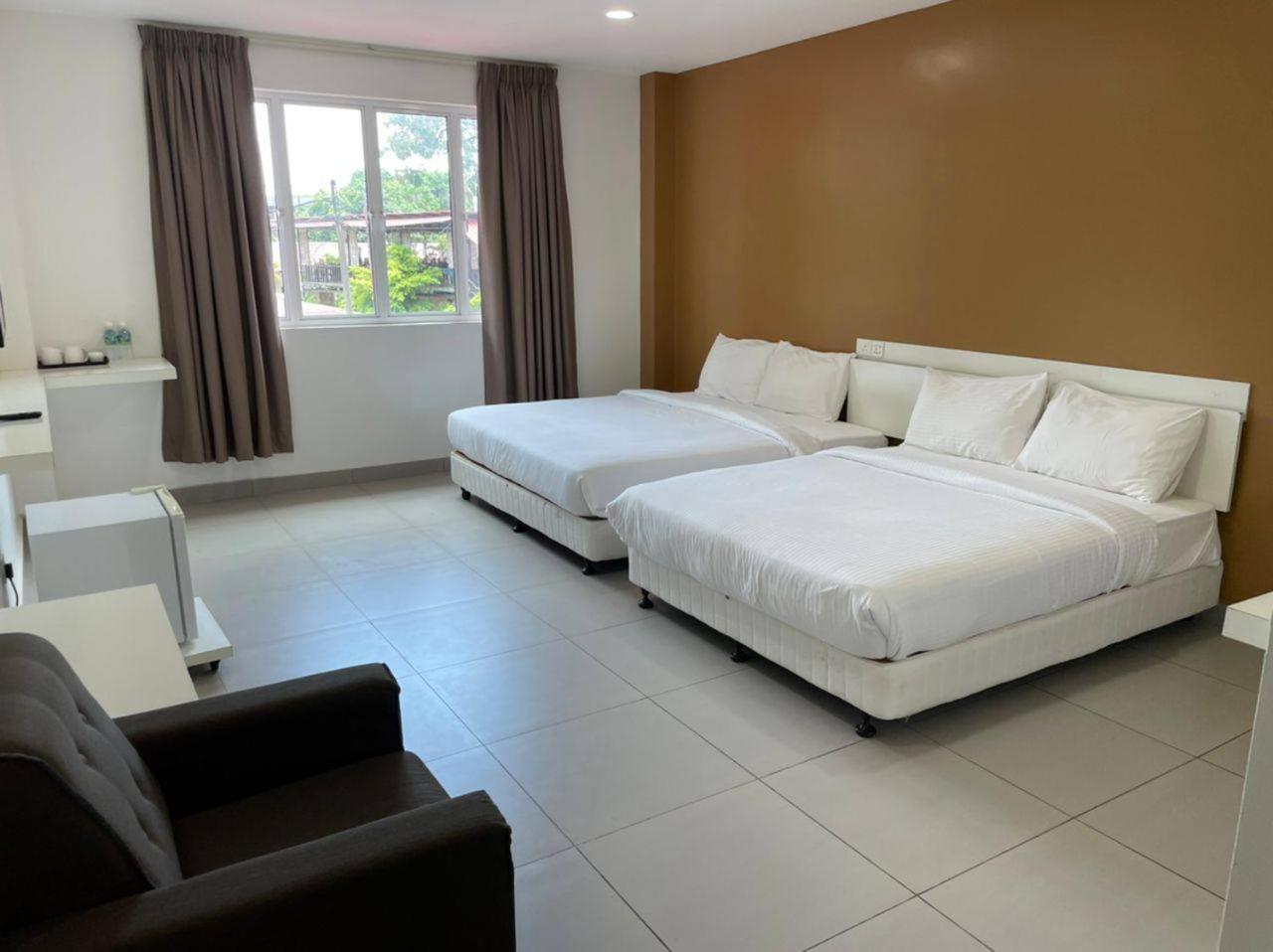 Deluxe Family Room