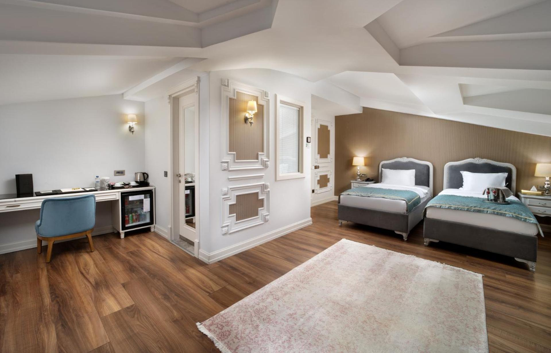 Family Room with Sea View photo 2