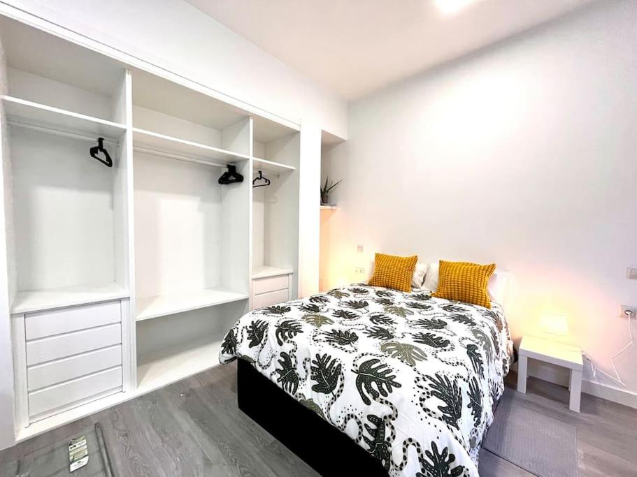 One-Bedroom Apartment photo 3