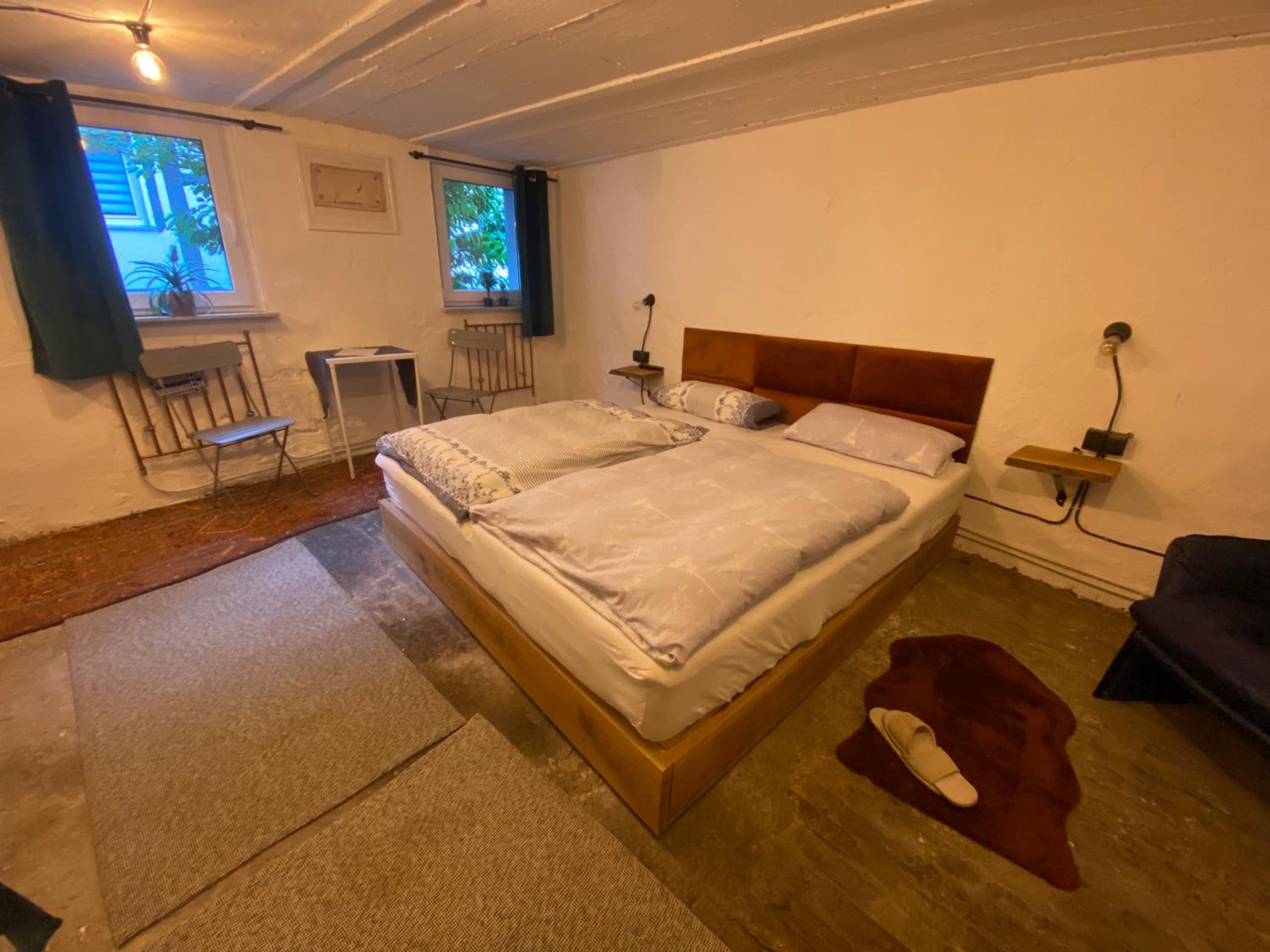 One-Bedroom Apartment photo 1