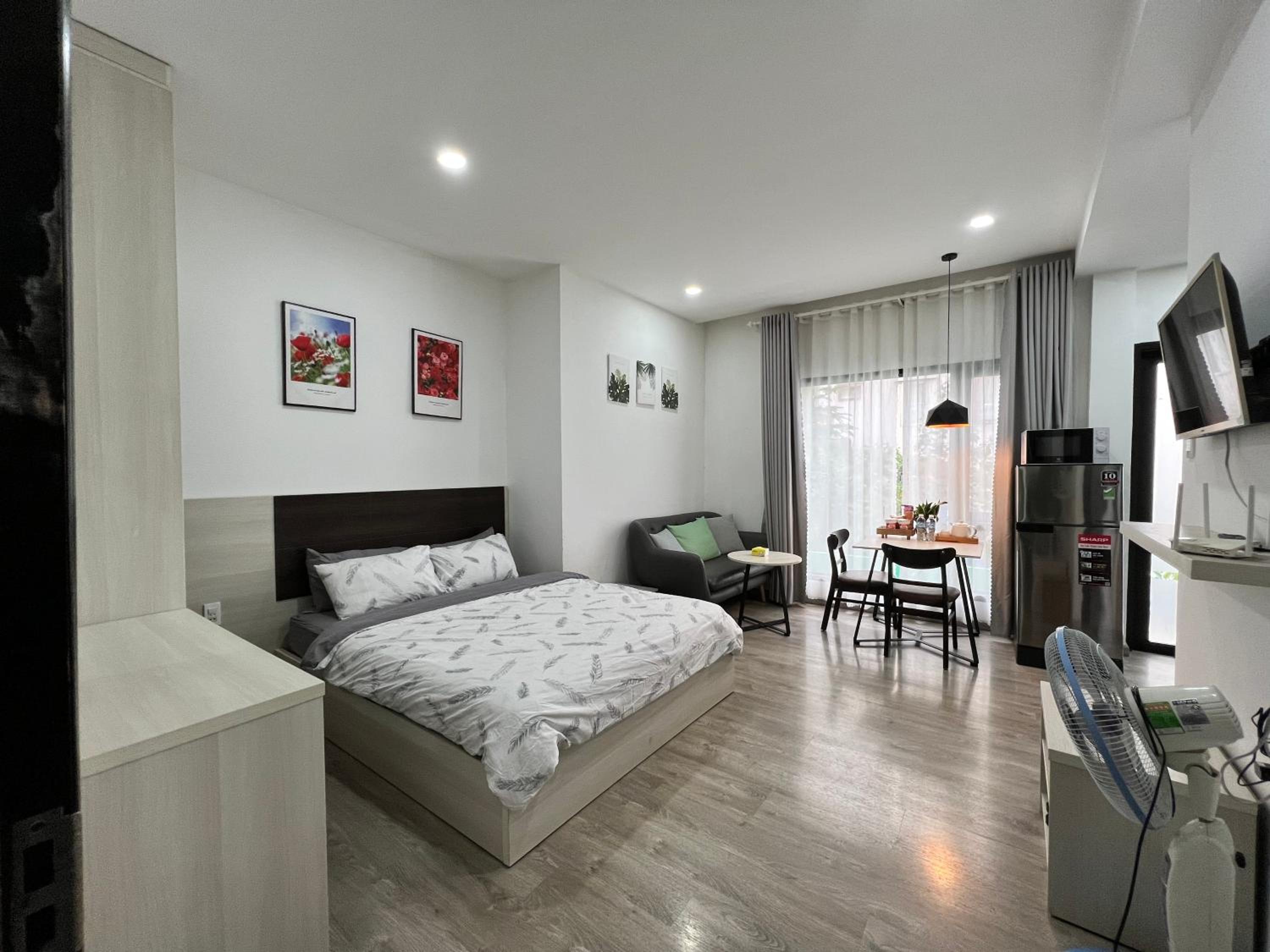 Studio Apartment - Photo 14