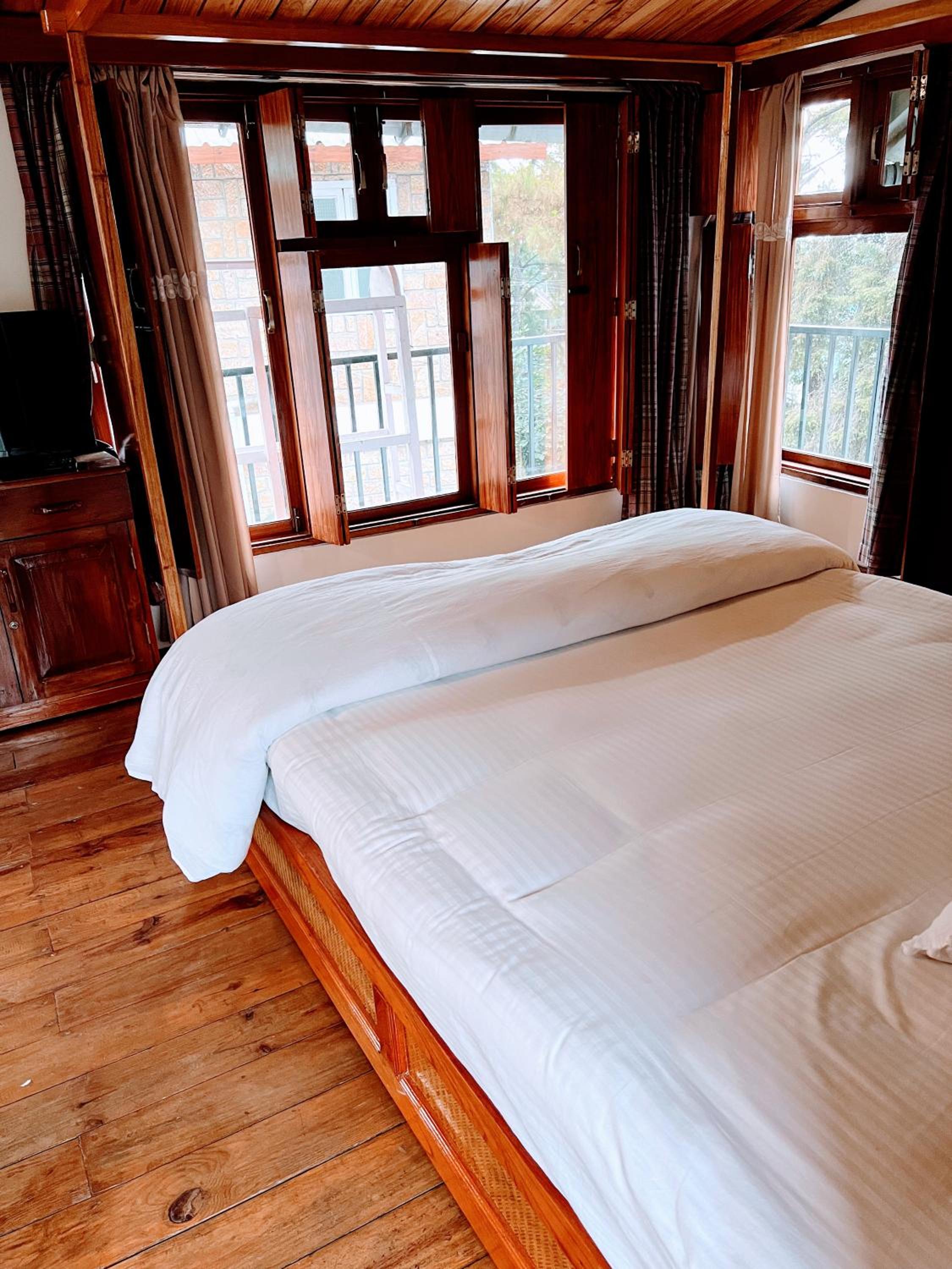 Deluxe Double Room with Balcony photo 2