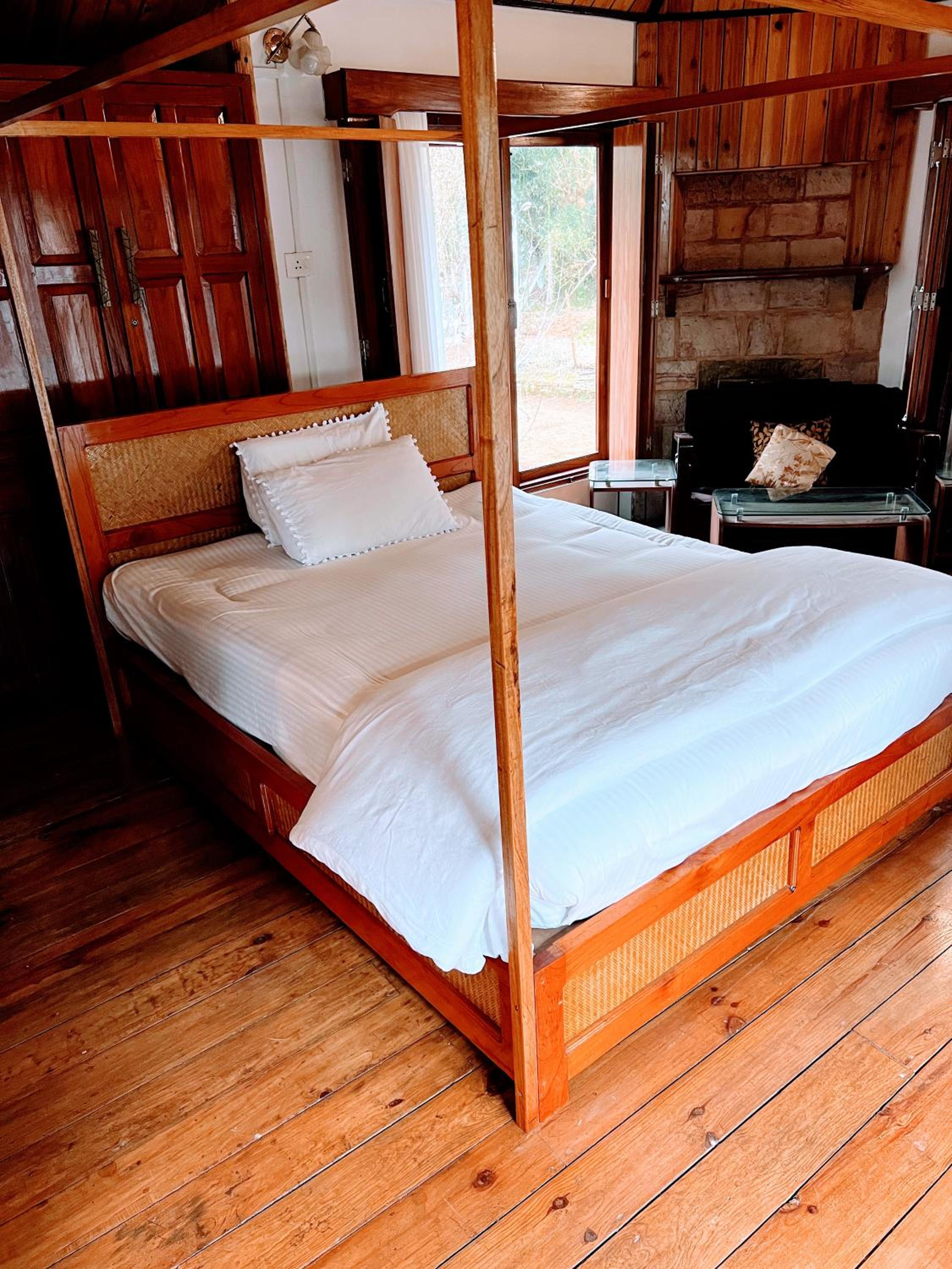 Deluxe Double Room with Balcony photo 1