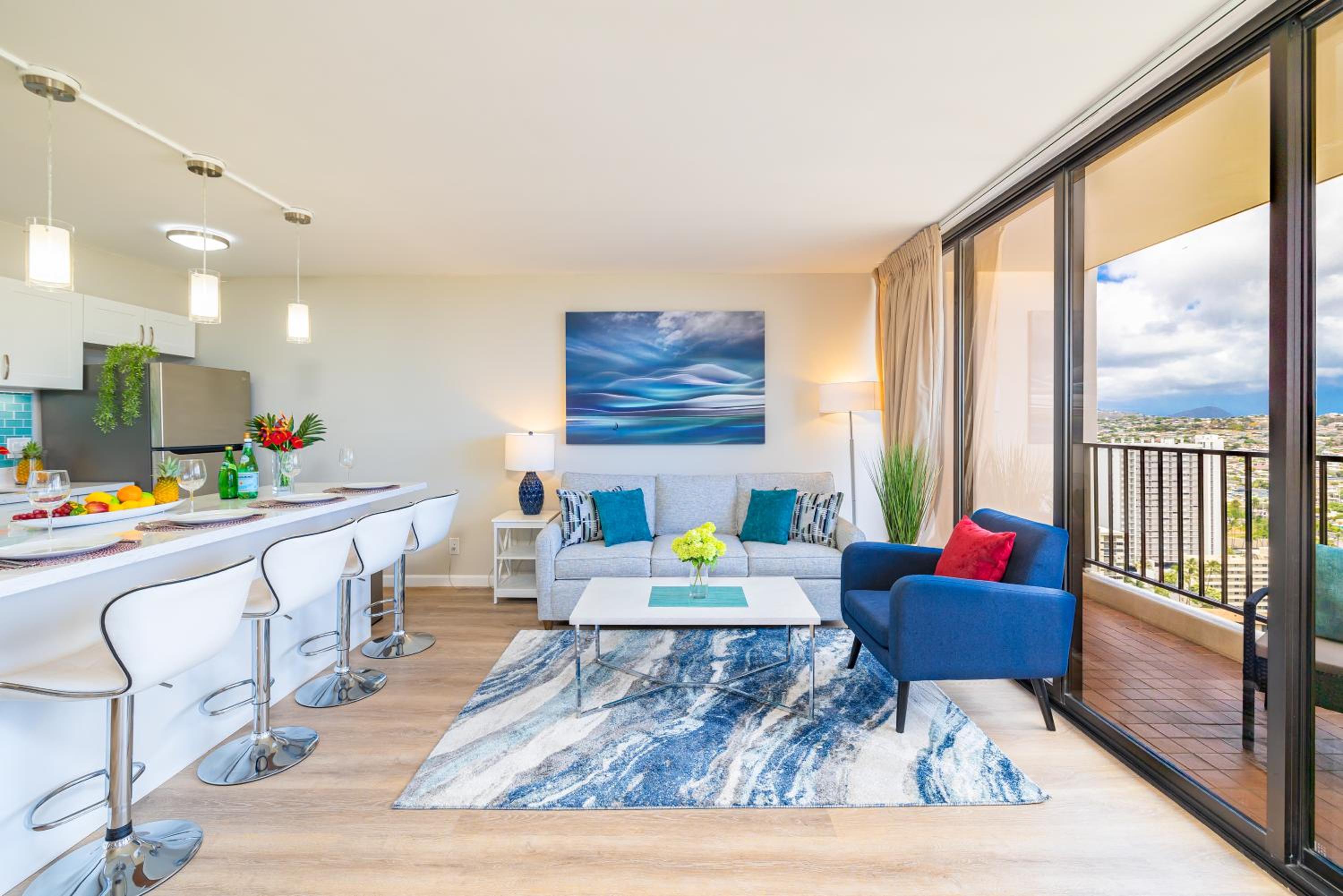 Fabulous Ocean & Diamond Head View with Pool & Parking: Apartment with Sea View photo