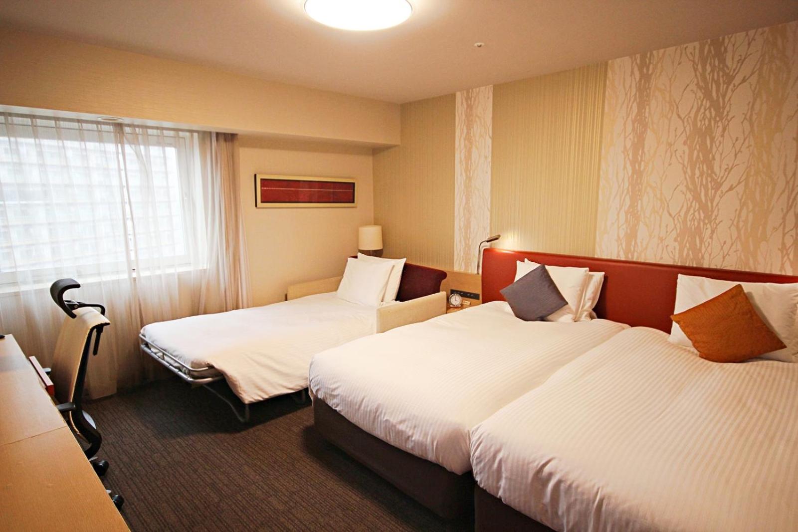 Hollywood Twin Room with Extra bed - Non-Smoking photo 2