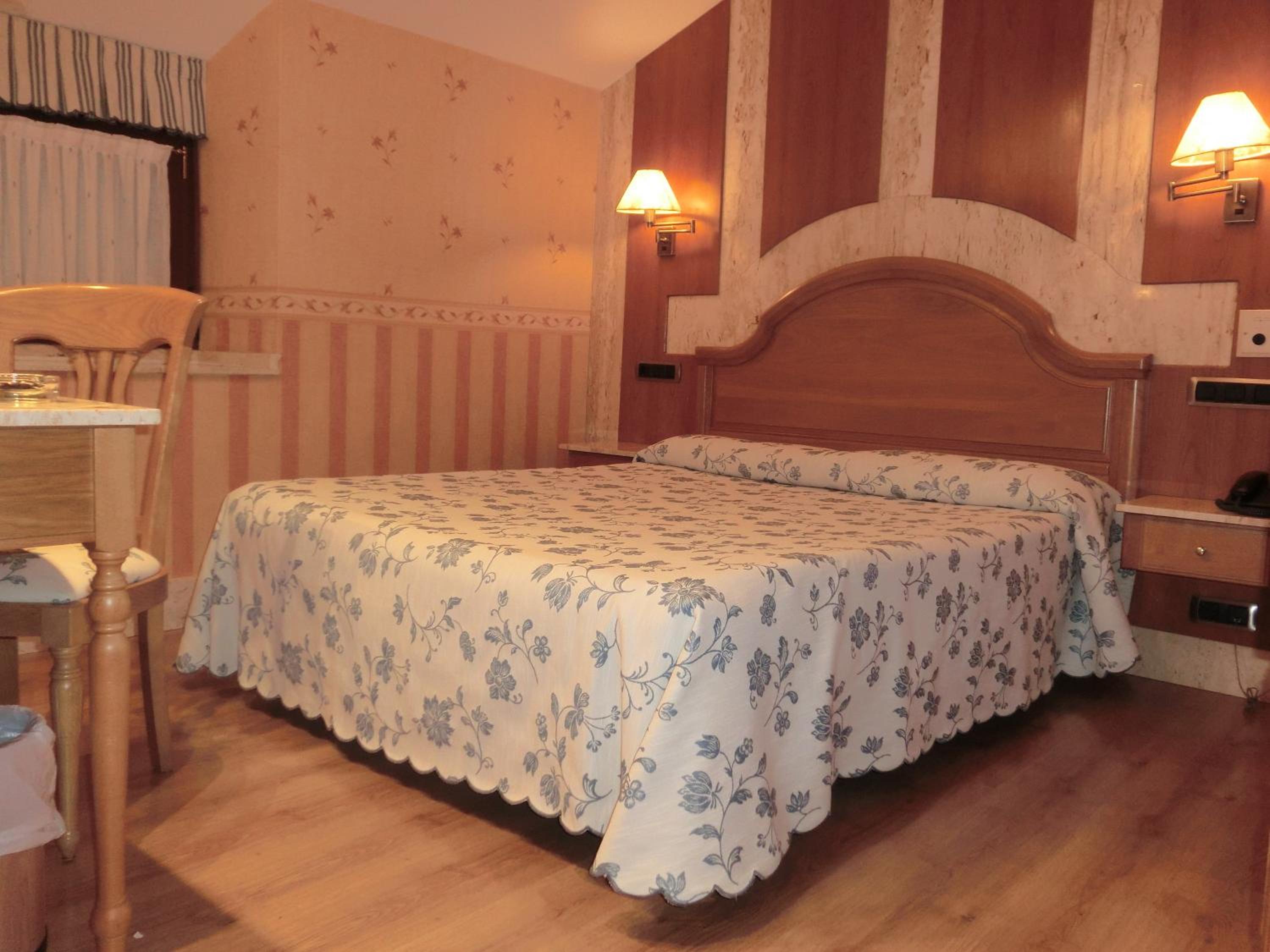Habitación Estándar con Cama Queen