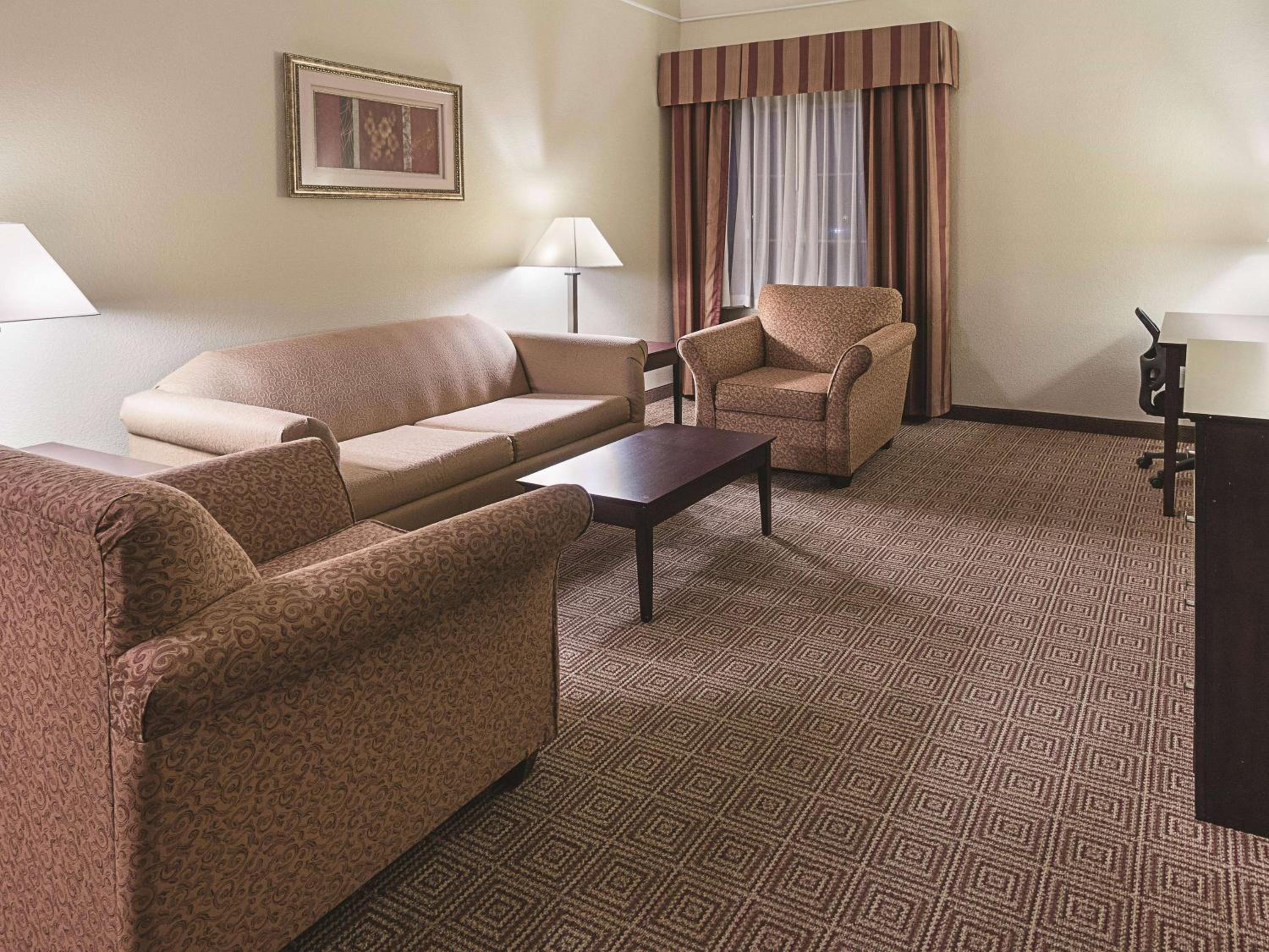 One-Bedroom King Suite - Non-Smoking